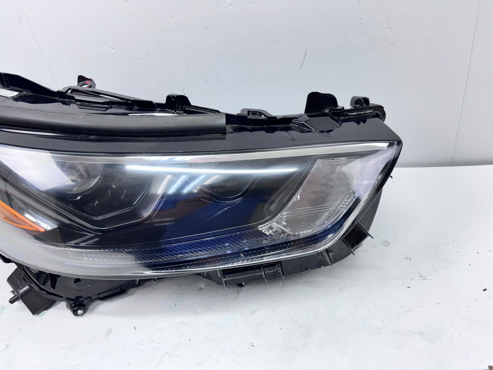 2020-23 Toyota Highlander LED Front Right OEM Headlight 10000-8A0M4 - Image 2