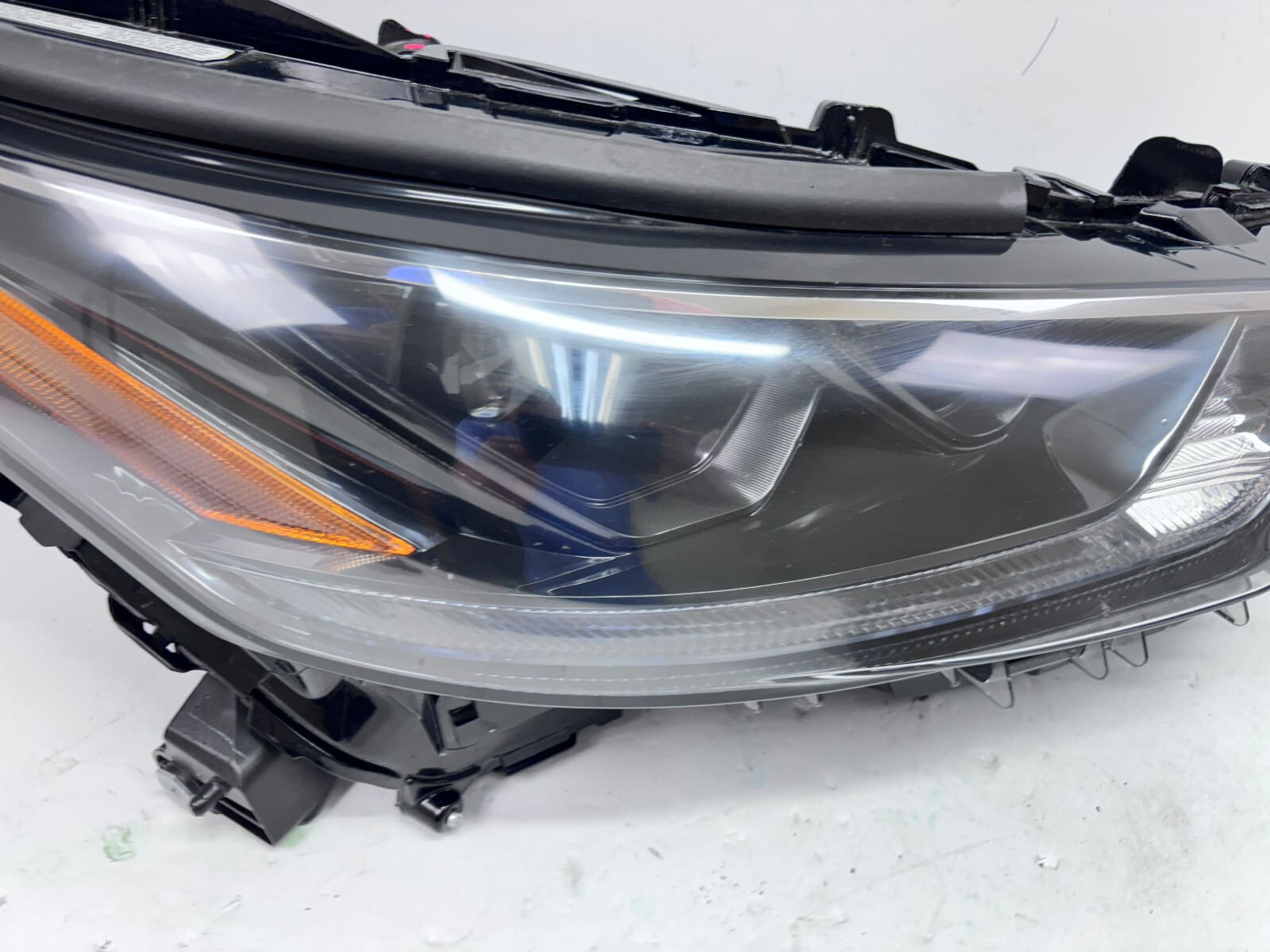 2020-23 Toyota Highlander LED Front Right OEM Headlight 10000-8A0M4 - Image 6