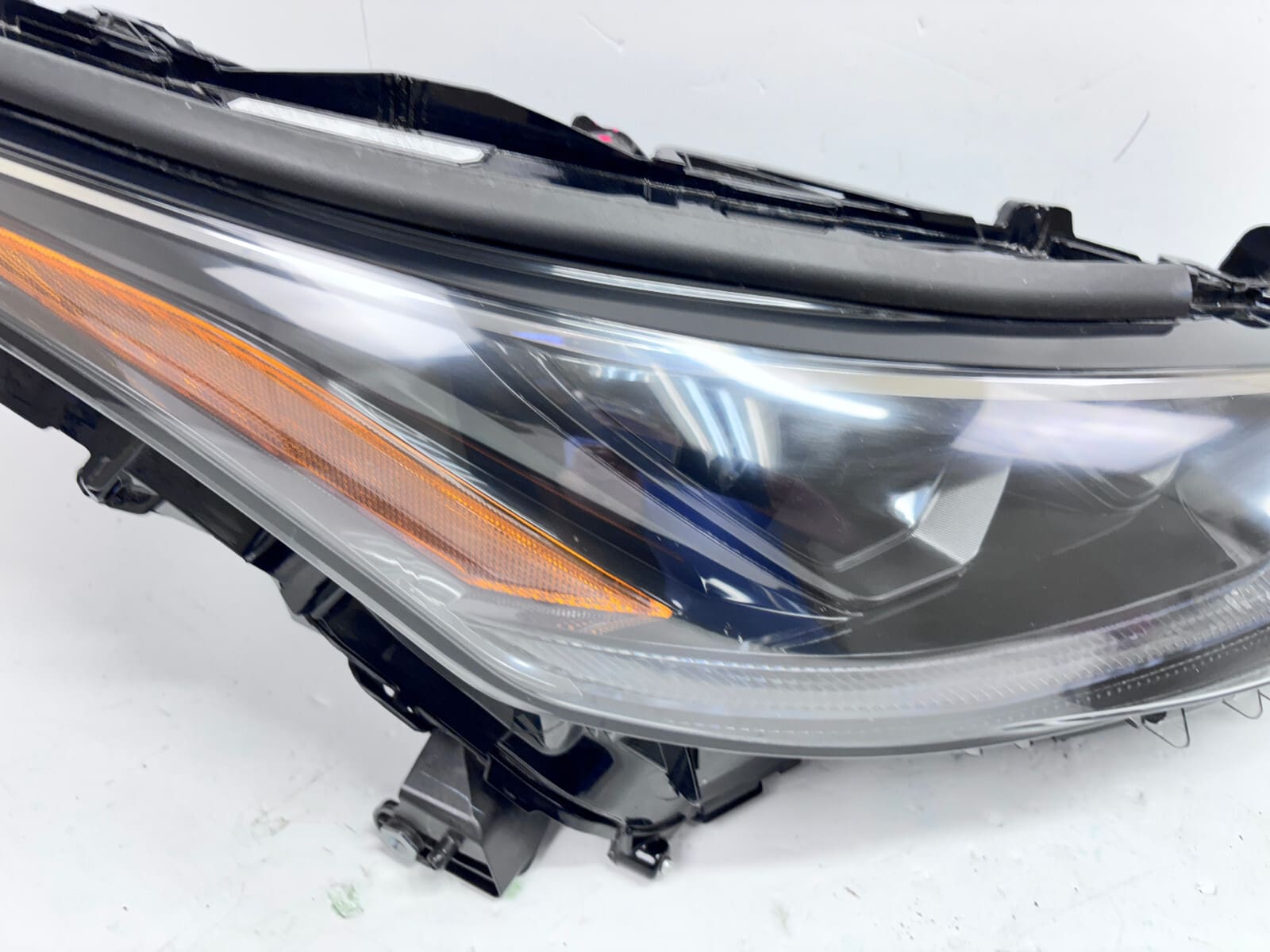 2020-23 Toyota Highlander LED Front Right OEM Headlight 10000-8A0M4 - Image 7