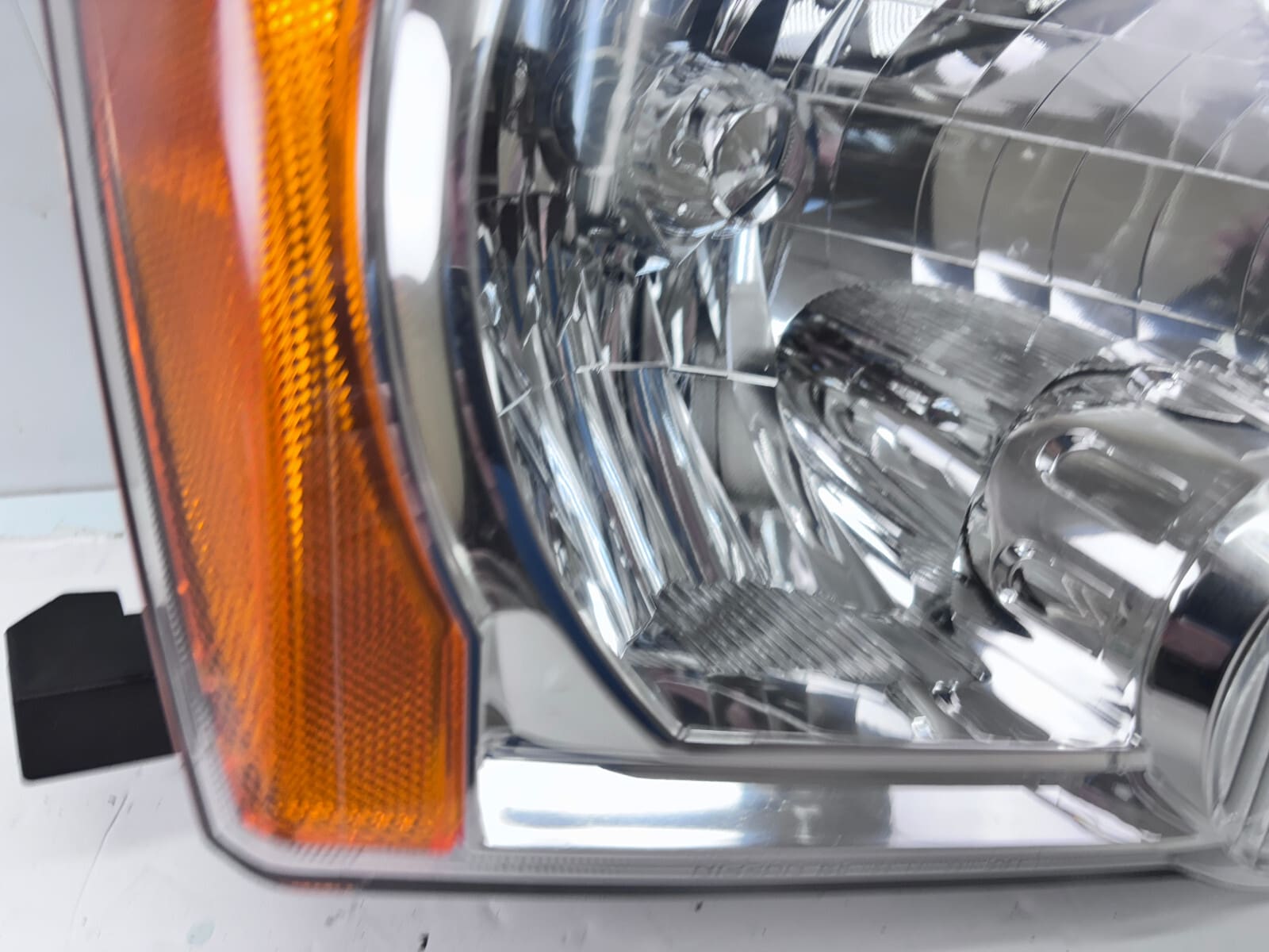 2005-2015 Nissan Xterra Halogen Front Right OEM Headlight - Image 9