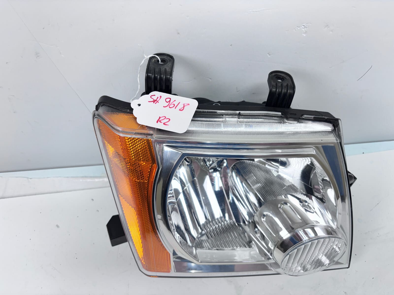 2005-2015 Nissan Xterra Halogen Front Right OEM Headlight - Image 13