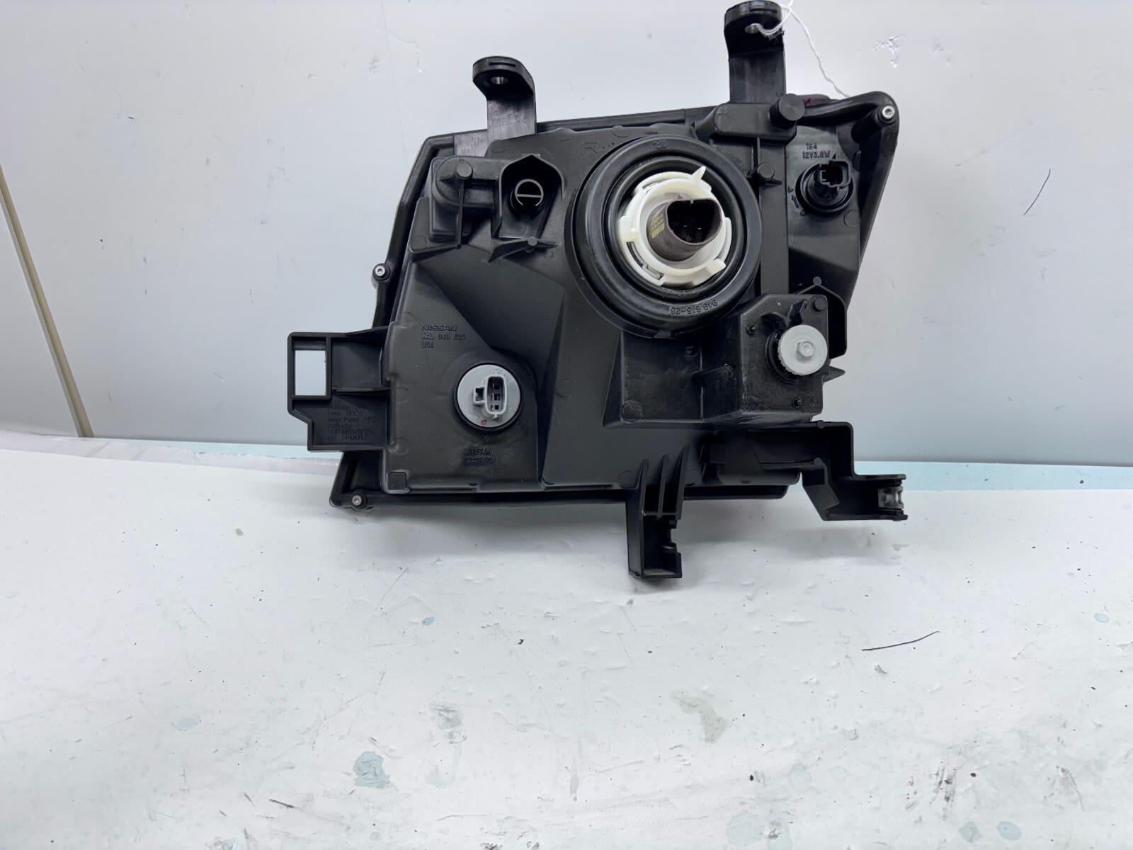 2005-2015 Nissan Xterra Halogen Front Right OEM Headlight - Image 15
