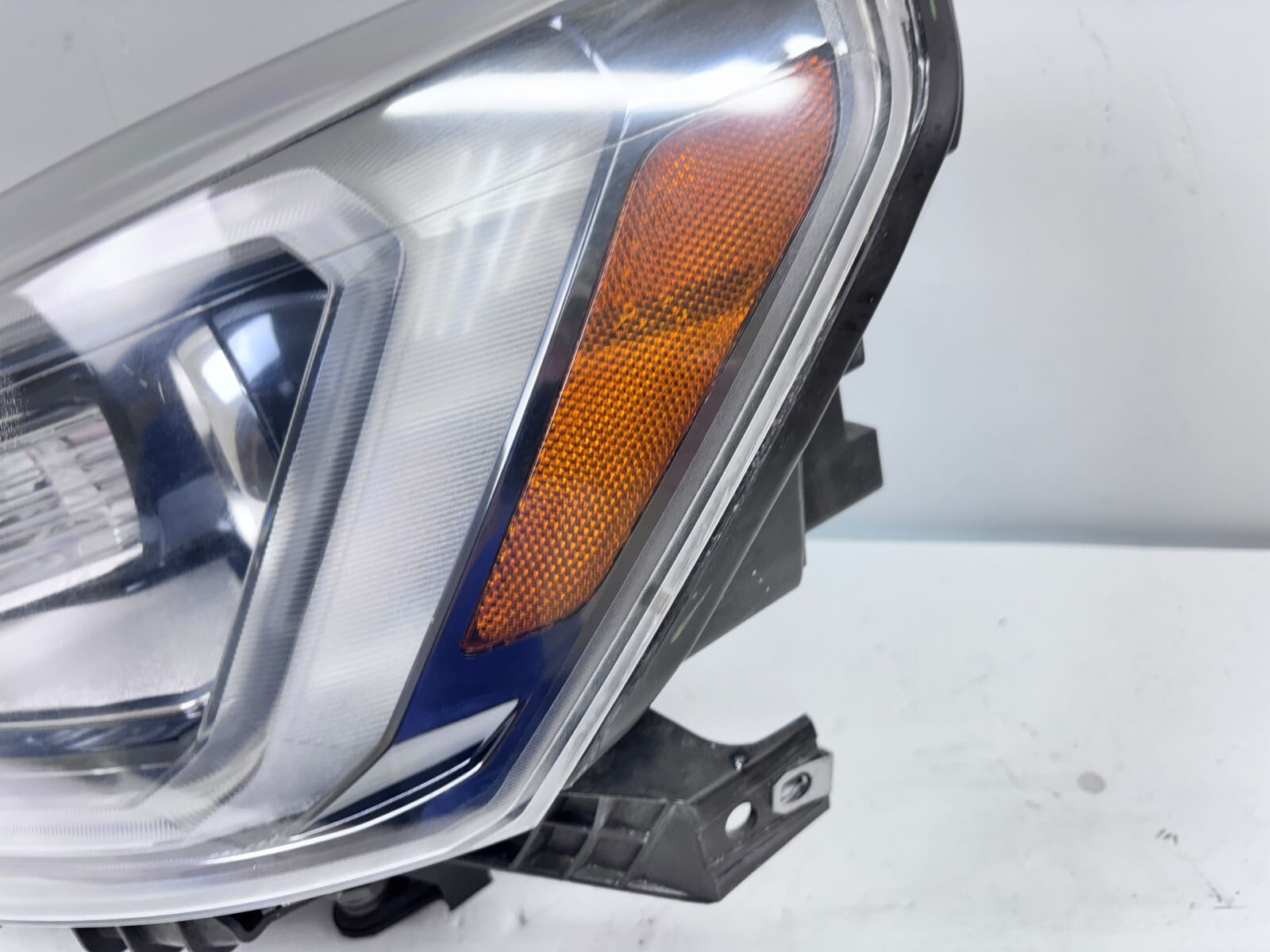 2013-16 GMC Acadia Halogen LED Front Left OEM Headlight 23137299 - Image 6