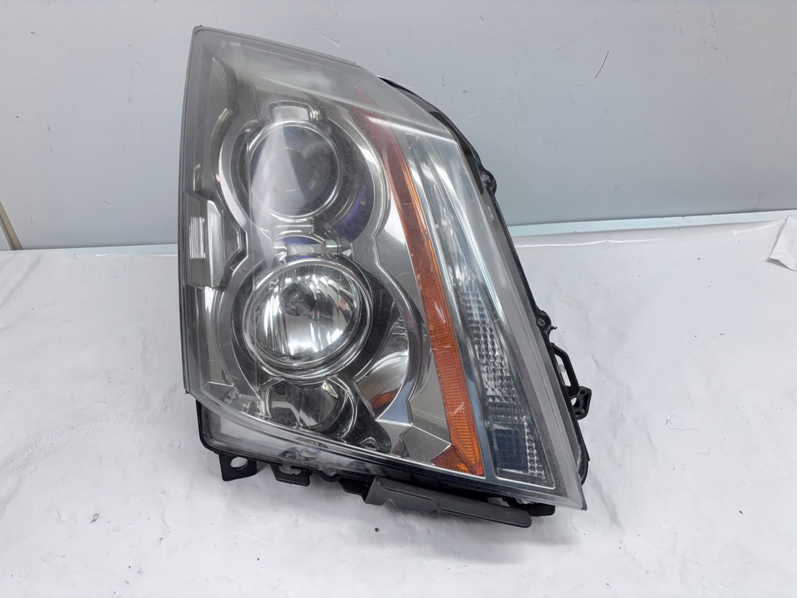 2007-2014 Cadillac CTS Halogen Front Right OEM Headlight - Image 2