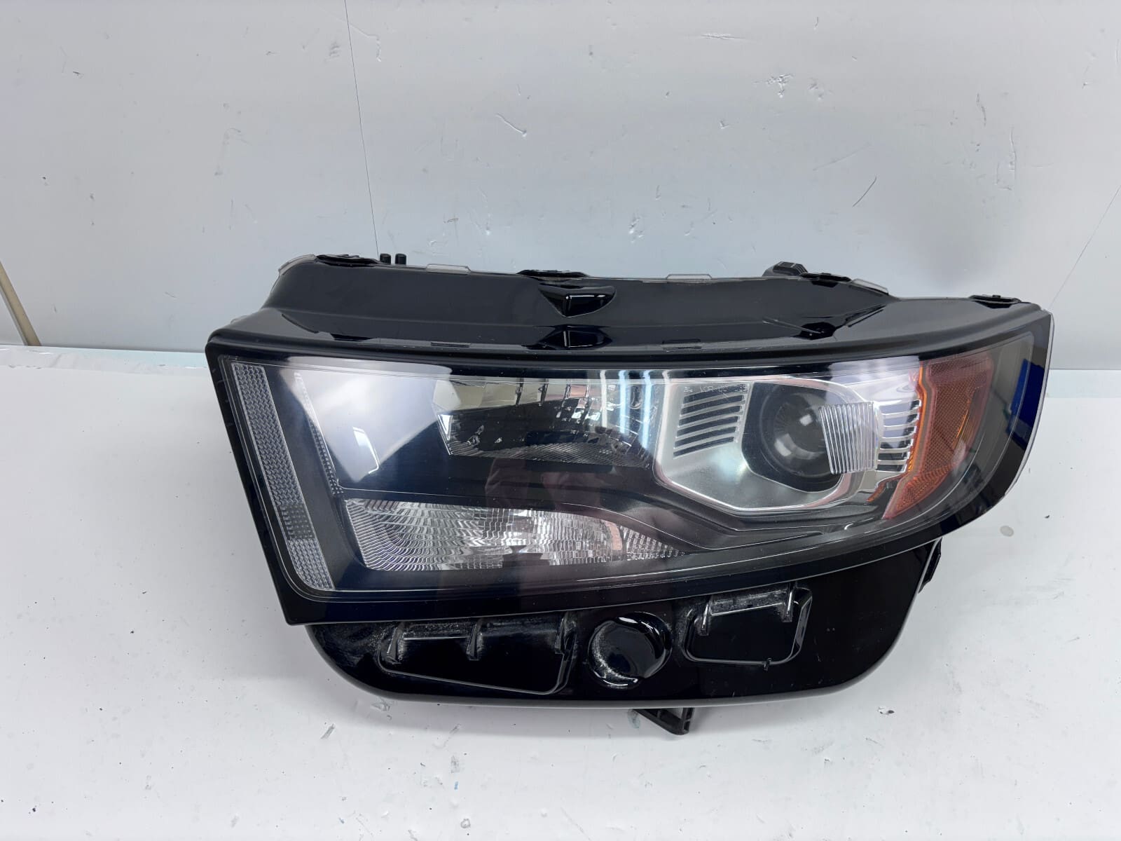 2015-2018 Ford Edge Xenon HID Front Left OEM Headlight