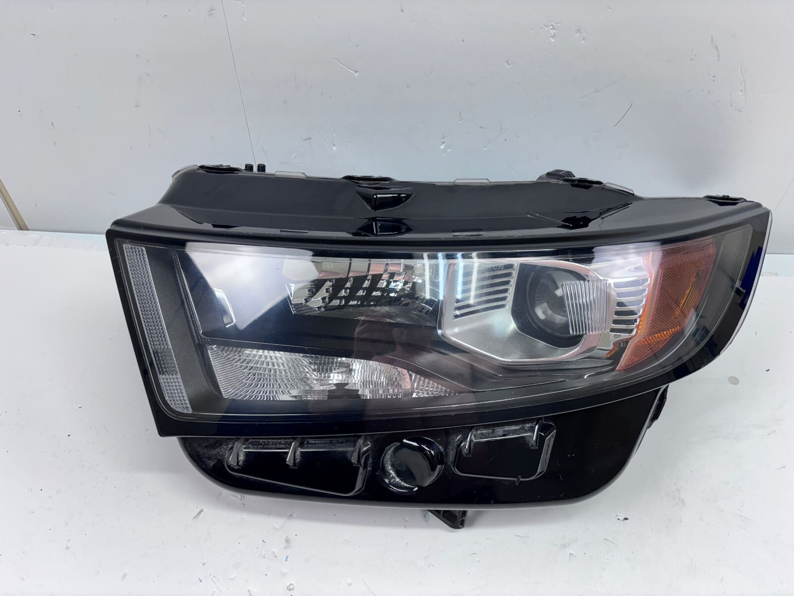 2015-2018 Ford Edge Xenon HID Front Left OEM Headlight - Image 2