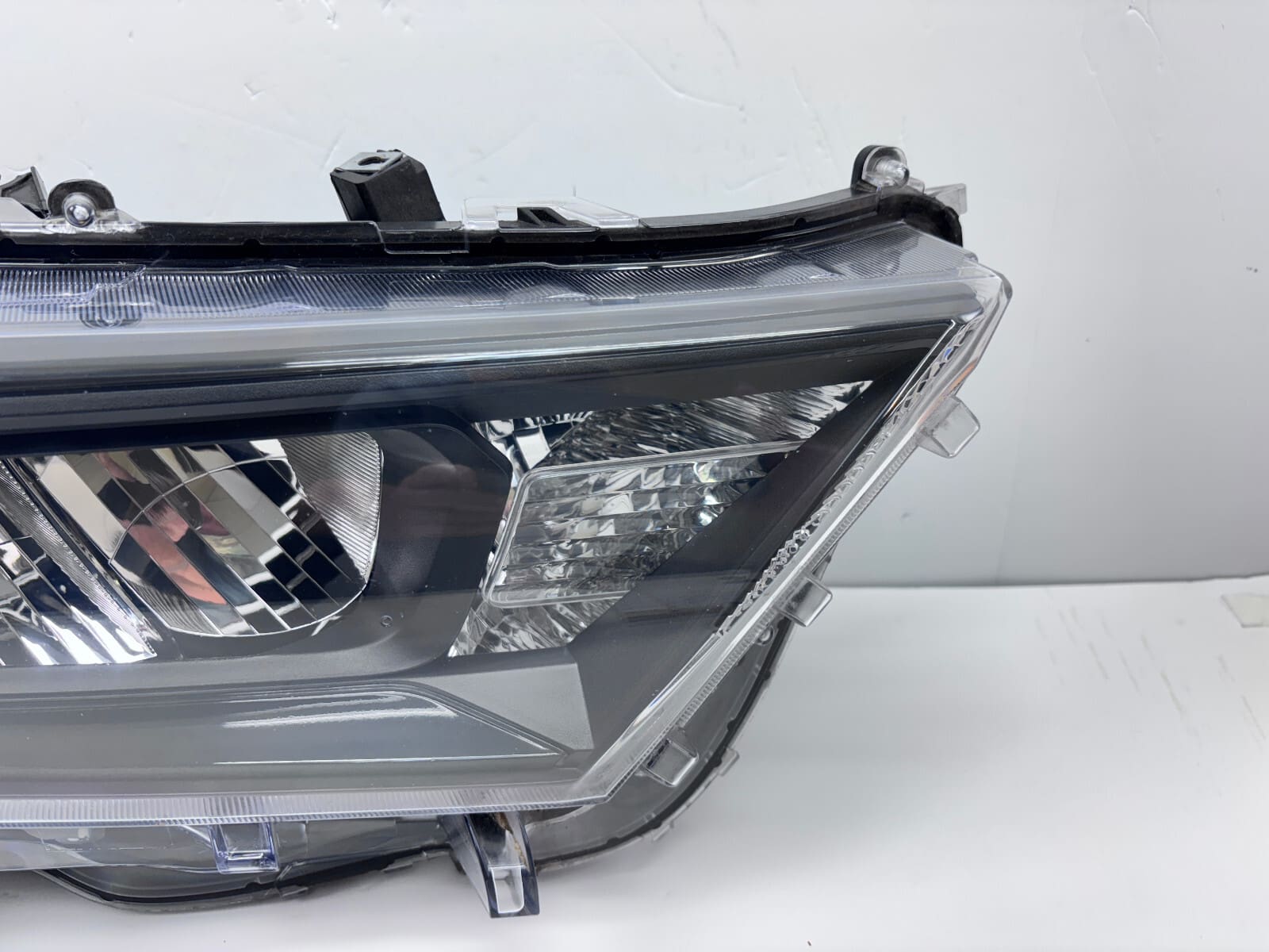 NICE 2019-21 Toyota RAV4 LED Front Right OEM Headlight 81100R152 - Image 3