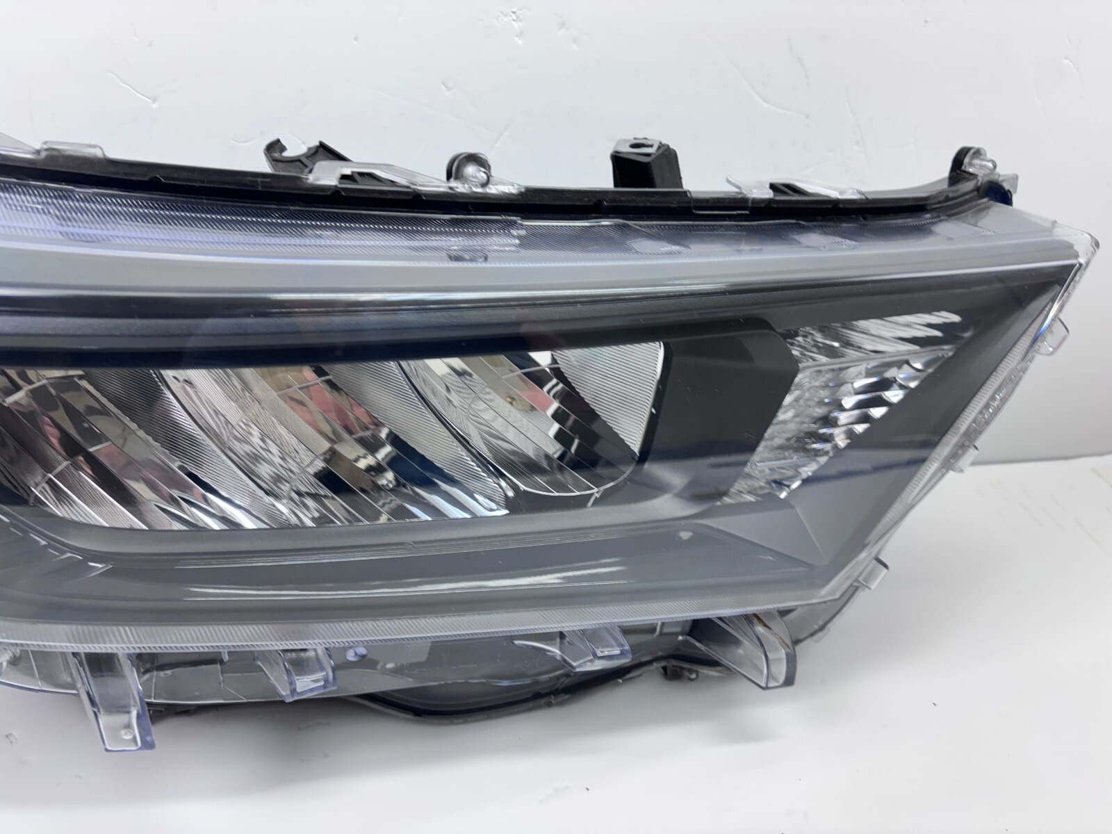 NICE 2019-21 Toyota RAV4 LED Front Right OEM Headlight 81100R152 - Image 5