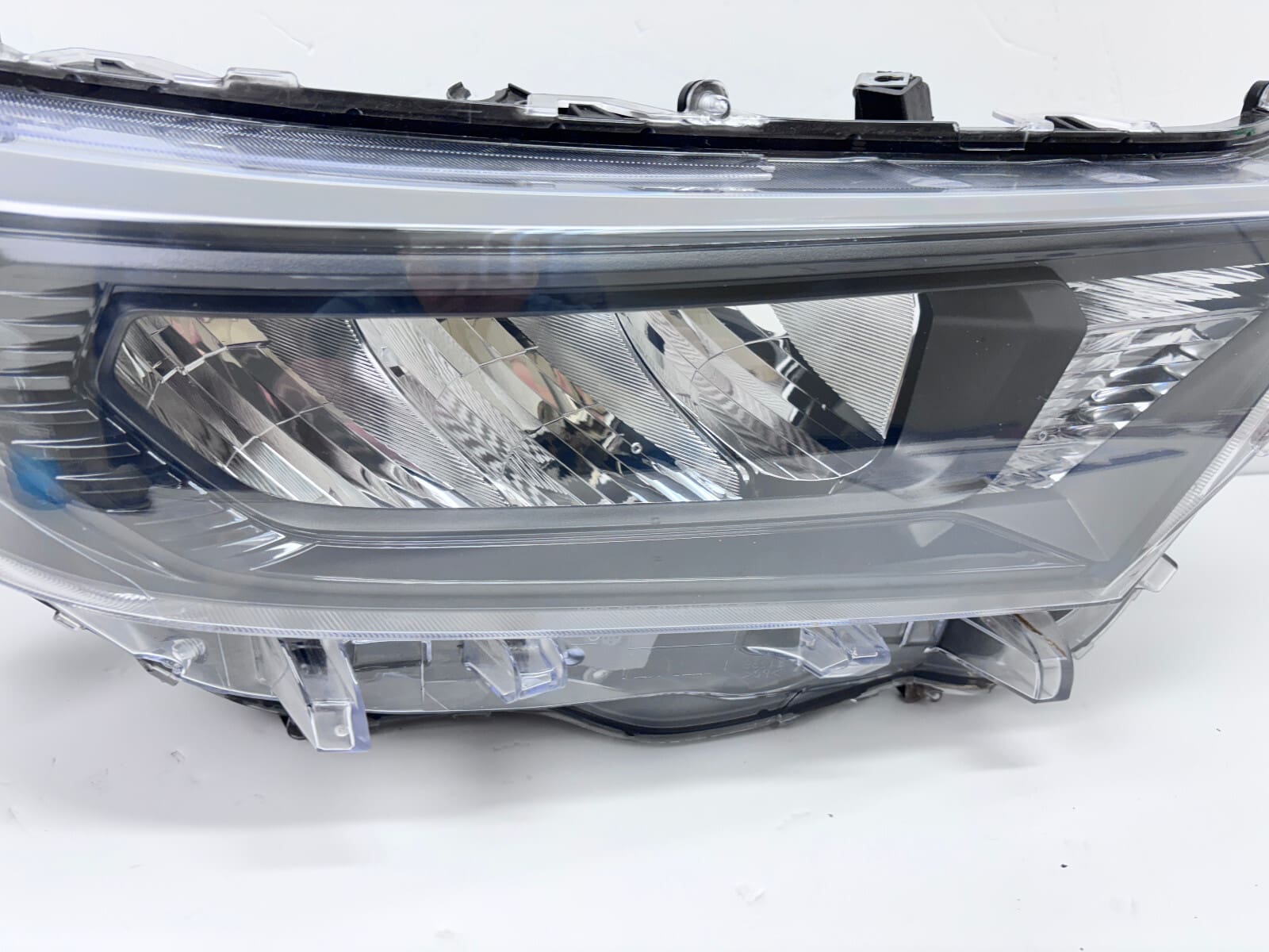 NICE 2019-21 Toyota RAV4 LED Front Right OEM Headlight 81100R152 - Image 6