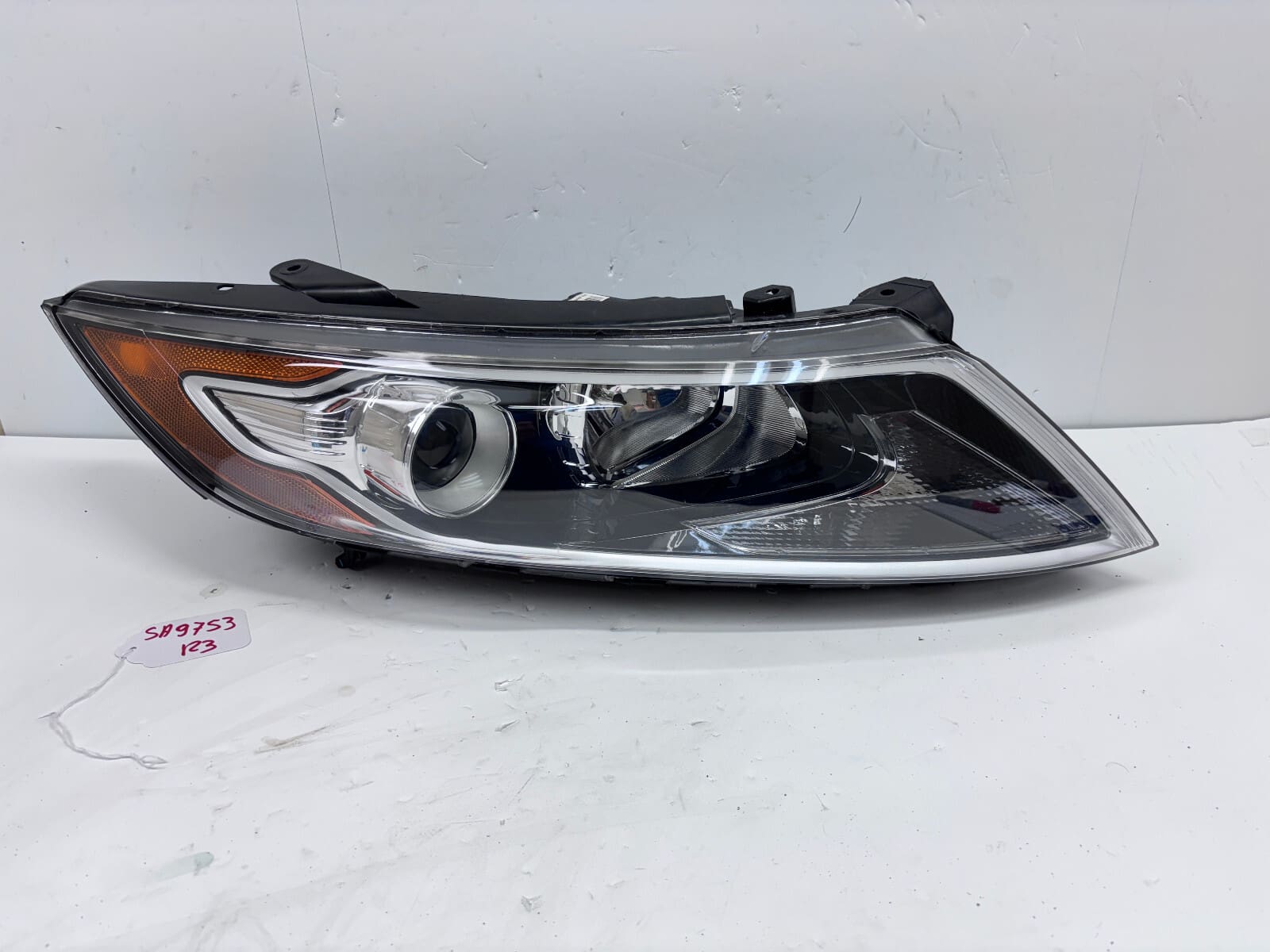 2011-13 Kia Optima Hybrid Xenon HID Front Right OEM Headlight 92102-44030