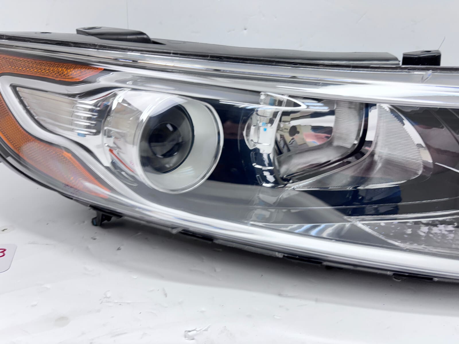 2011-13 Kia Optima Hybrid Xenon HID Front Right OEM Headlight 92102-44030 - Image 6