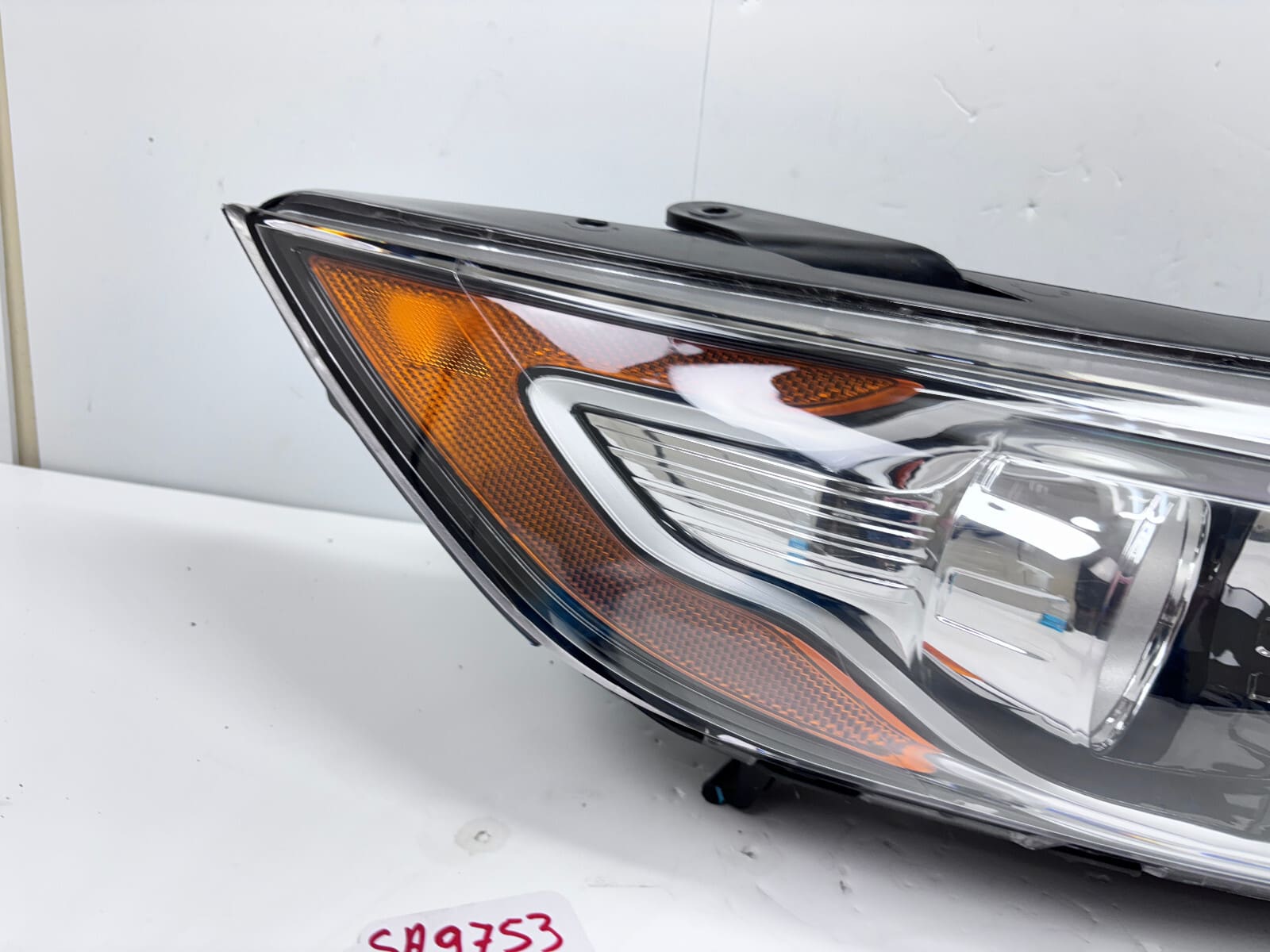 2011-13 Kia Optima Hybrid Xenon HID Front Right OEM Headlight 92102-44030 - Image 8