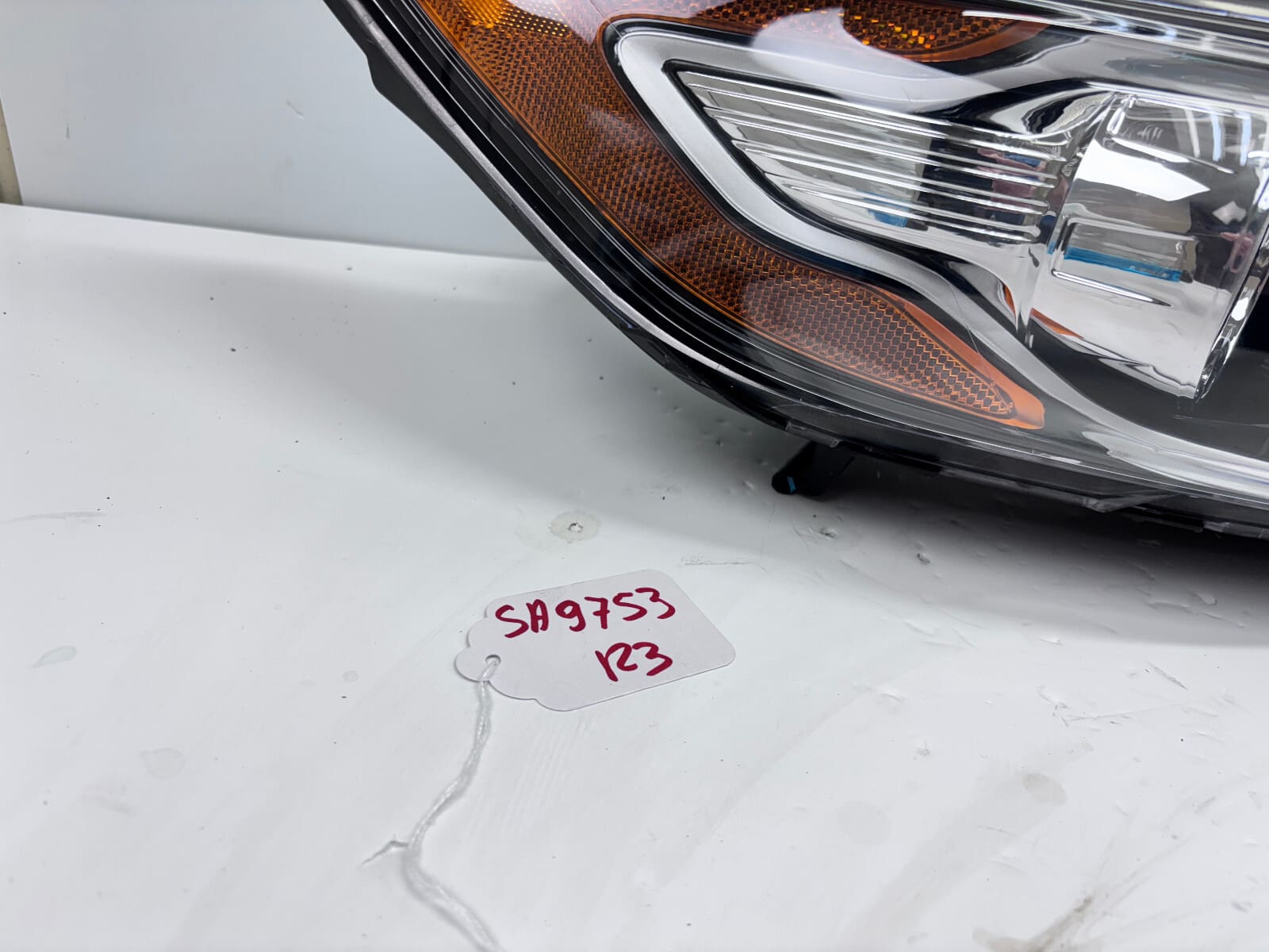 2011-13 Kia Optima Hybrid Xenon HID Front Right OEM Headlight 92102-44030 - Image 10