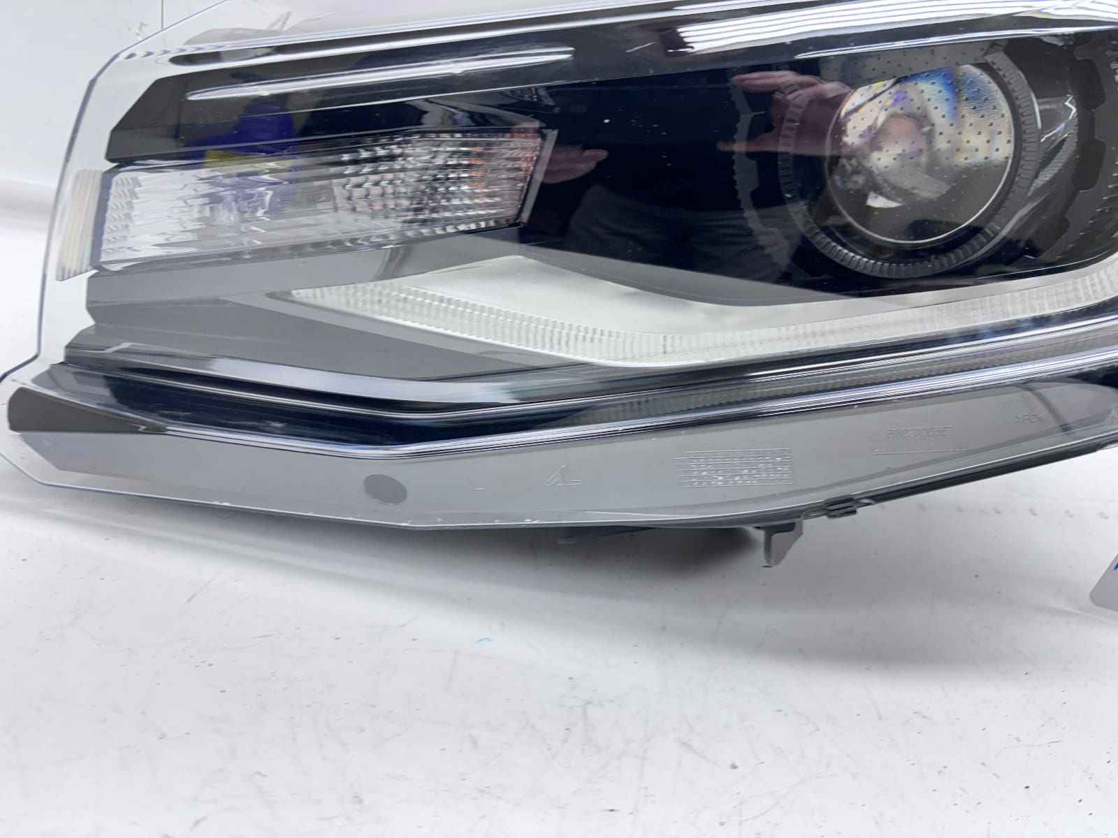 2016-18 Chevy Camaro Xenon HID Front Left OEM Headlight 84364823 - Image 6