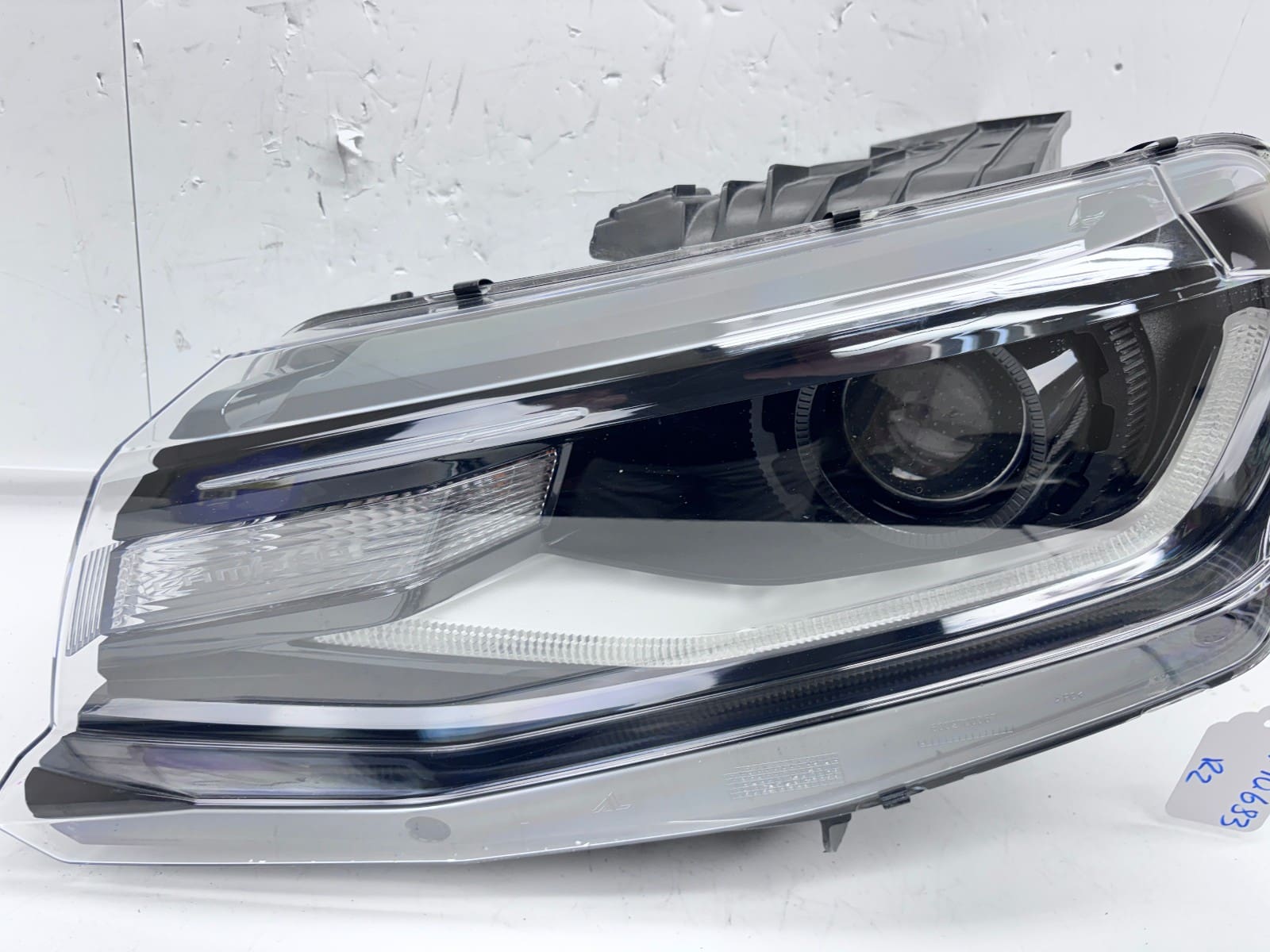 2016-18 Chevy Camaro Xenon HID Front Left OEM Headlight 84364823 - Image 9