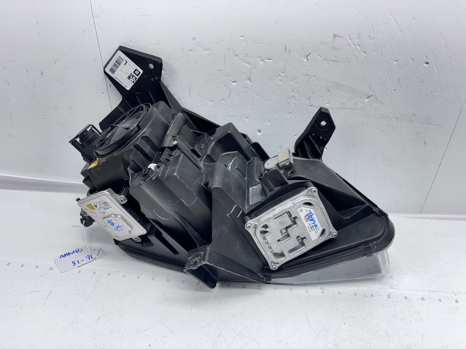 2016-18 Chevy Camaro Xenon HID Front Left OEM Headlight 84364823 - Image 15