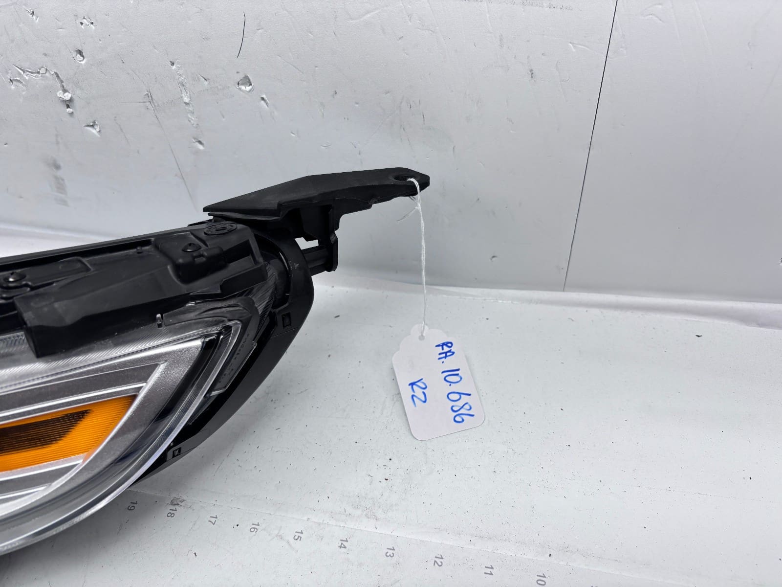 2020-2022 Kia Soul Halogen Front Left OEM Headlight Running Light - Image 4
