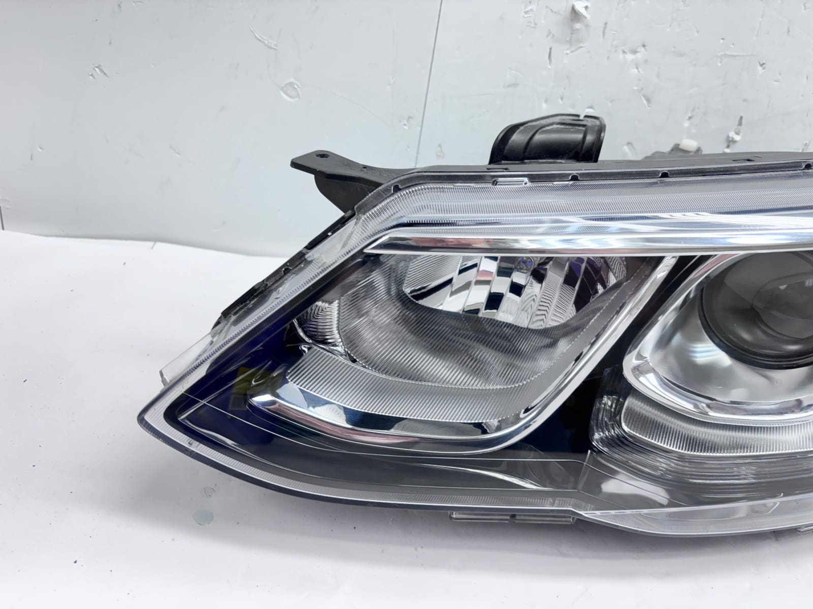 2017-20 Chevy Sonic Halogen LED Front Left OEM Headlight 42703393 - Image 12