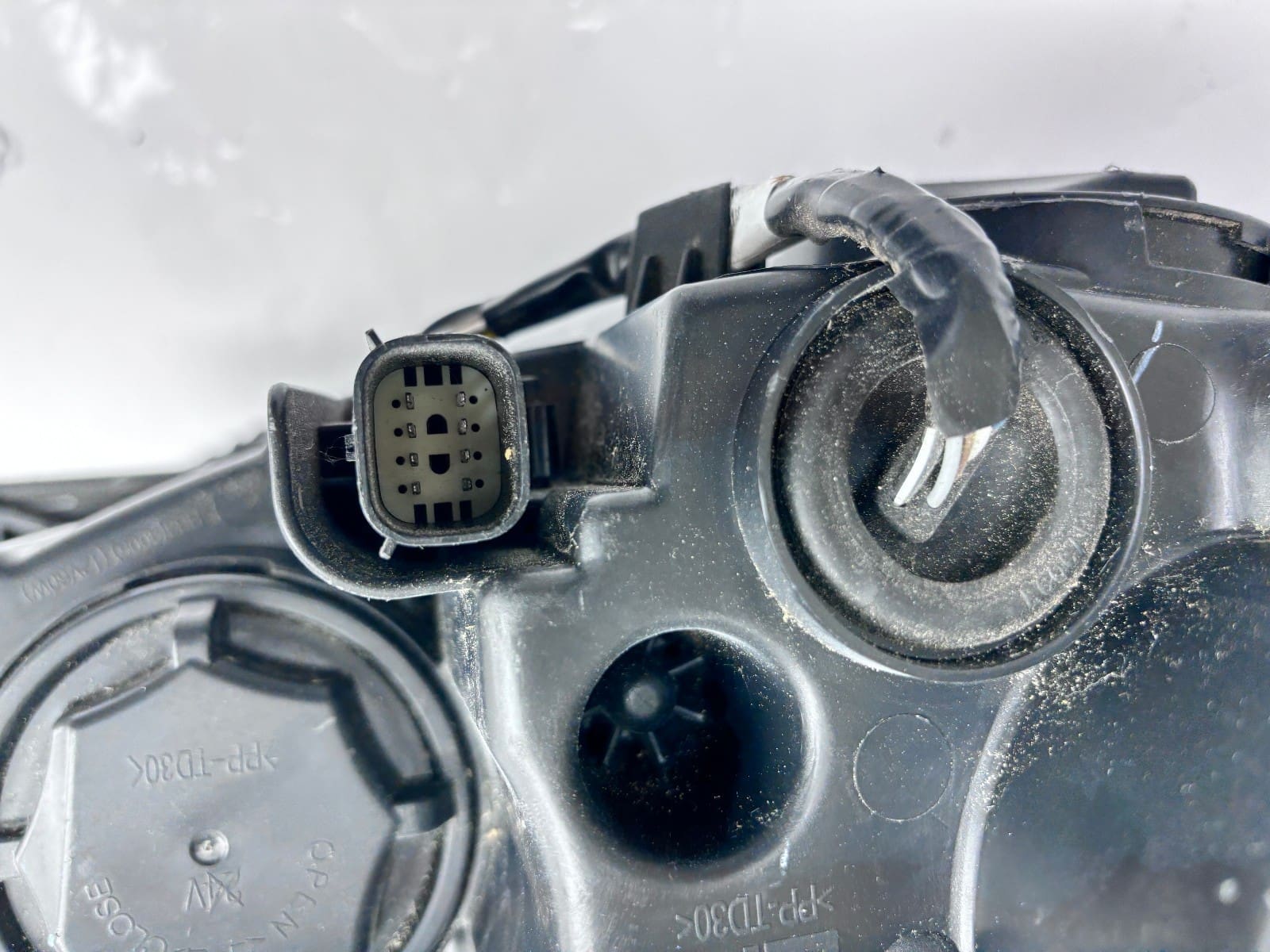 2017-20 Chevy Sonic Halogen LED Front Left OEM Headlight 42703393 - Image 19