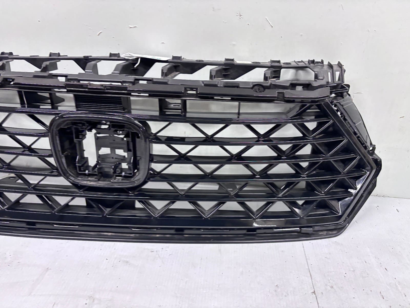 2023-2025 Honda Accord Black Front OEM Grille 71200-30A-A01 - Image 4