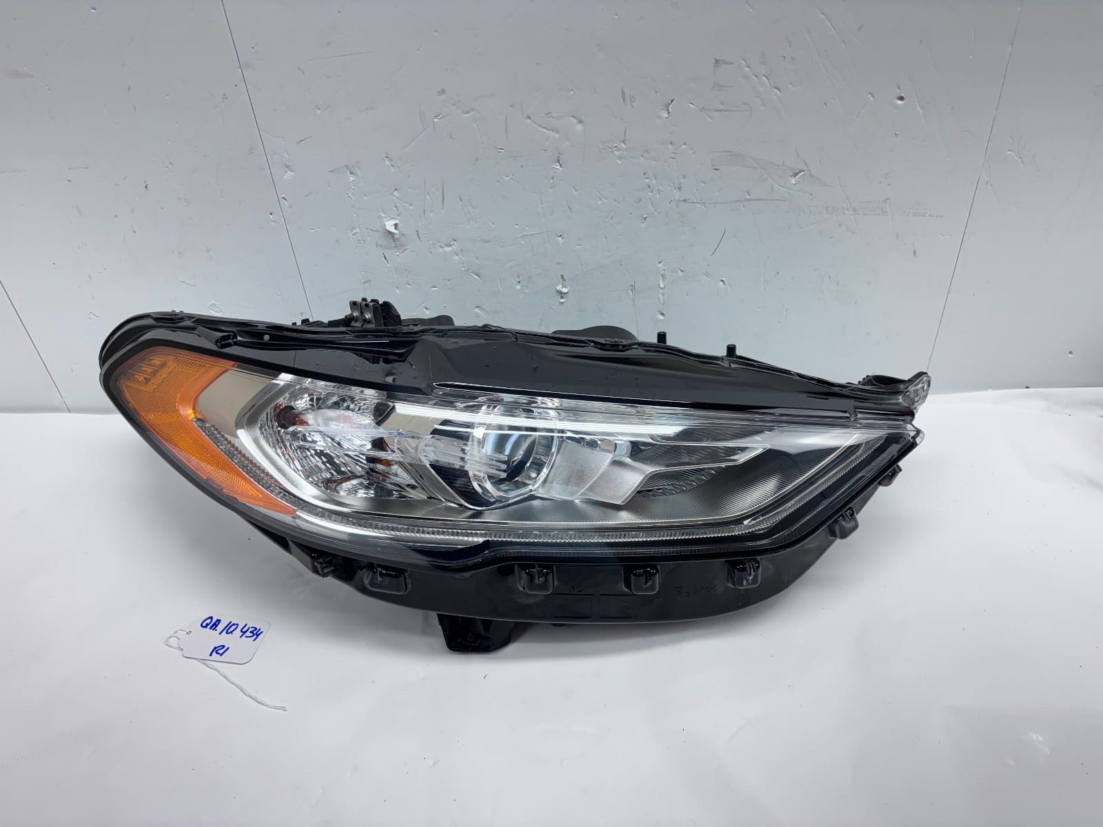 2017-20 Ford Fusion Halogen LED Right OEM Headlight HS7Z13008GCP