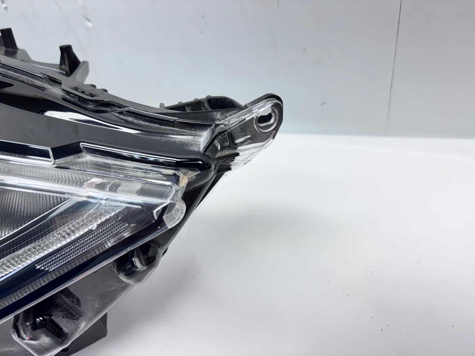 2017-20 Ford Fusion Halogen LED Right OEM Headlight HS7Z13008GCP - Image 4