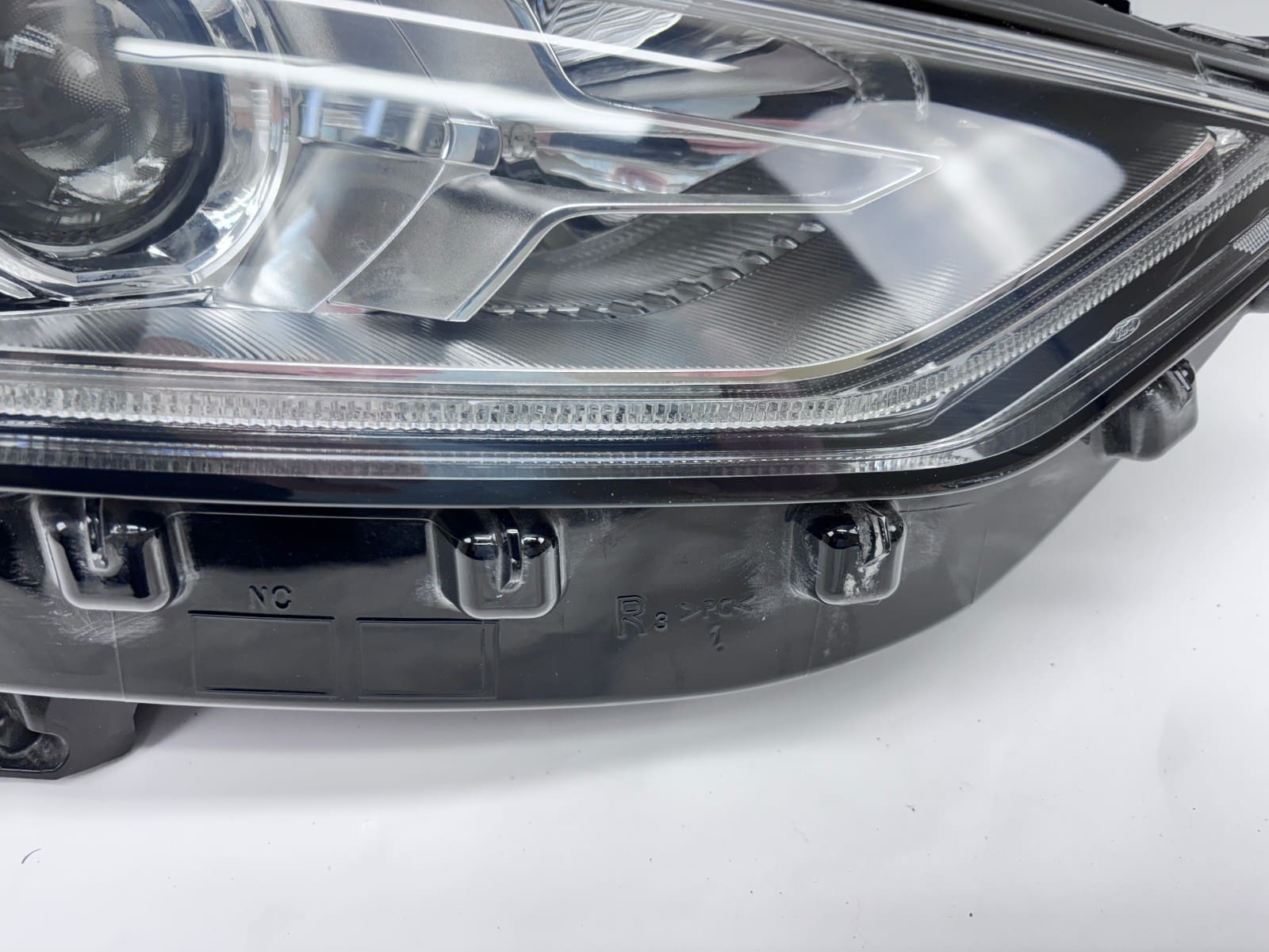 2017-20 Ford Fusion Halogen LED Right OEM Headlight HS7Z13008GCP - Image 9