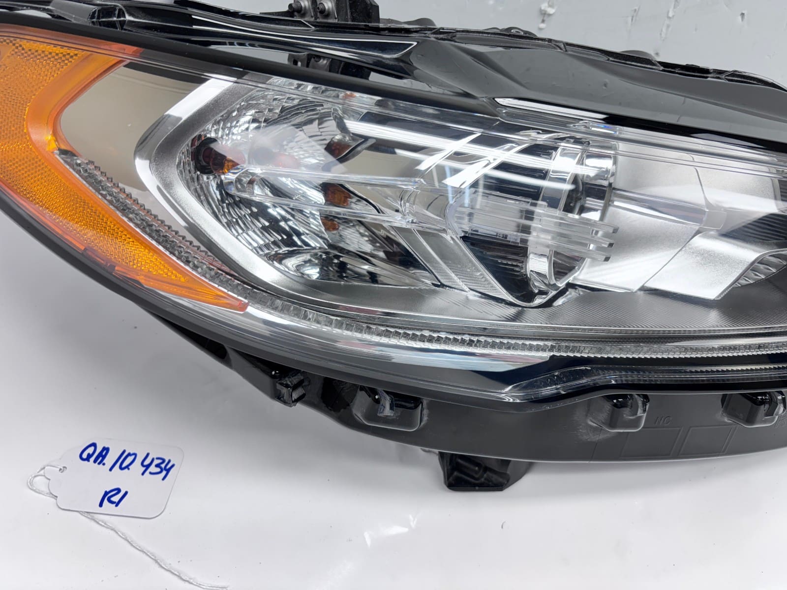 2017-20 Ford Fusion Halogen LED Right OEM Headlight HS7Z13008GCP - Image 13