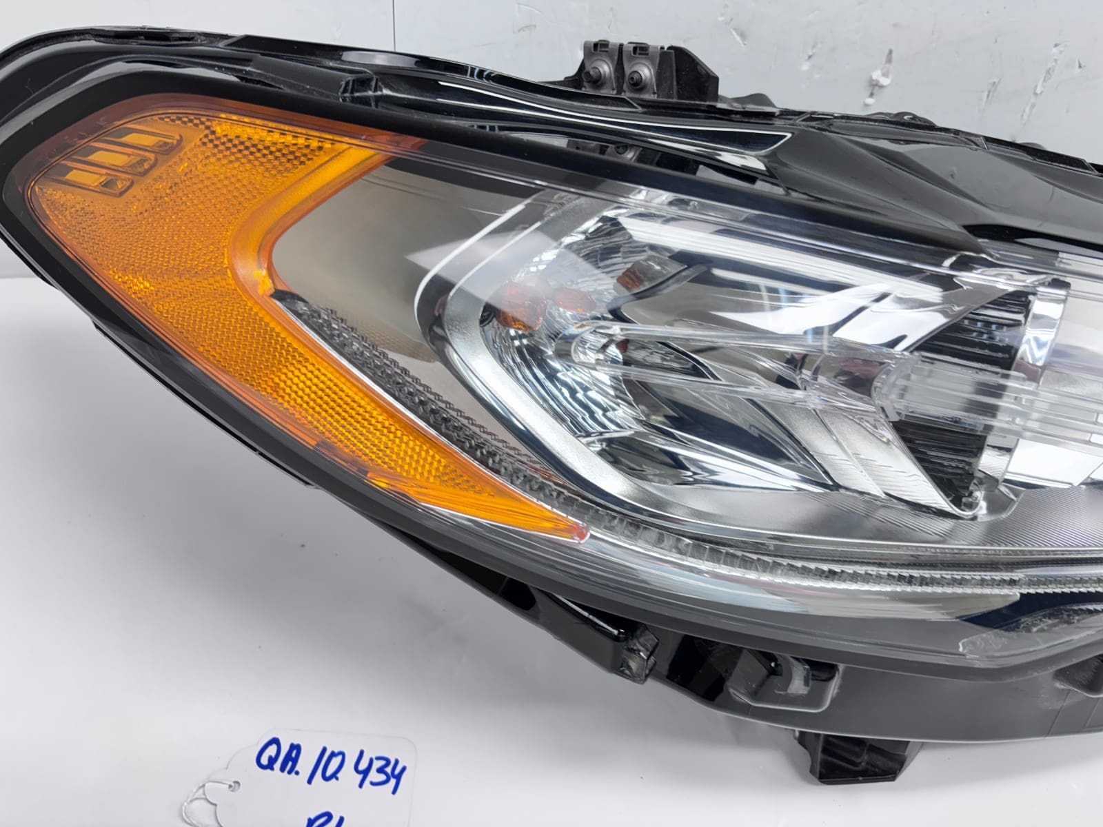 2017-20 Ford Fusion Halogen LED Right OEM Headlight HS7Z13008GCP - Image 15
