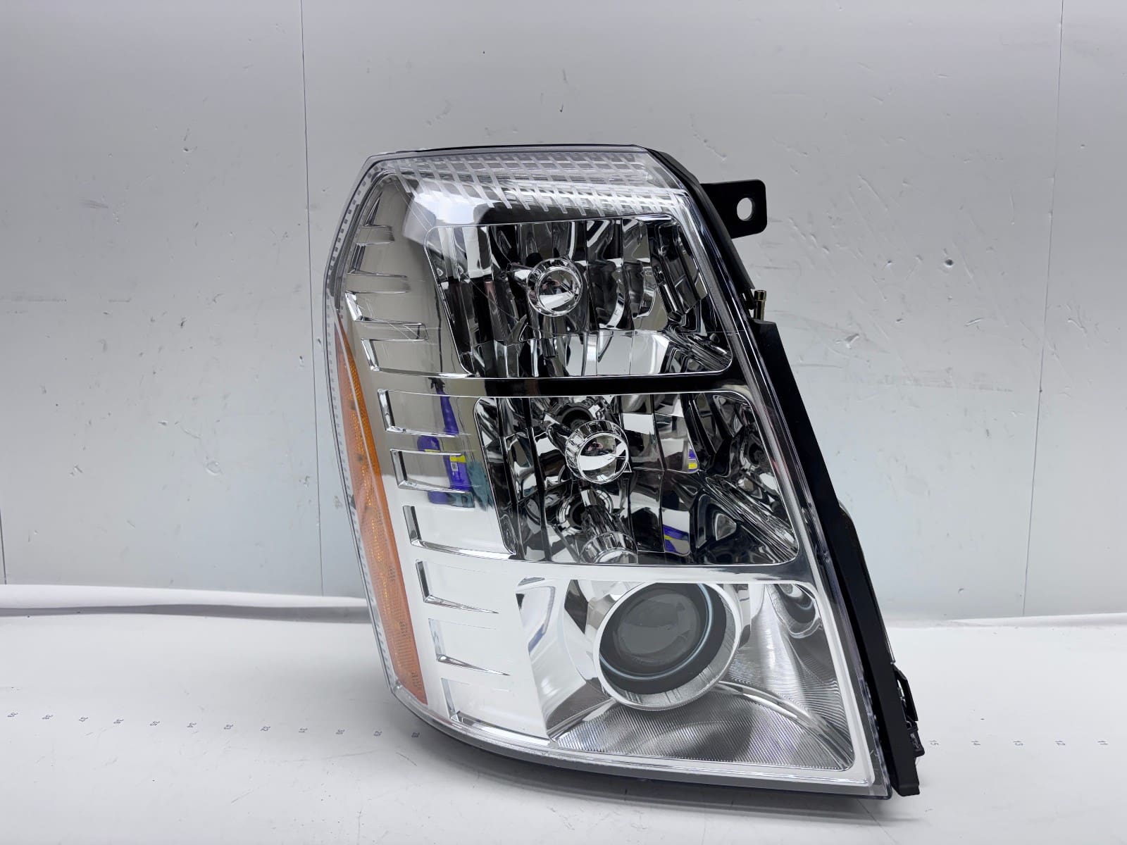 2009-14 Cadillac Escalade Xenon HID Front Right CAPA Headlight 19351931