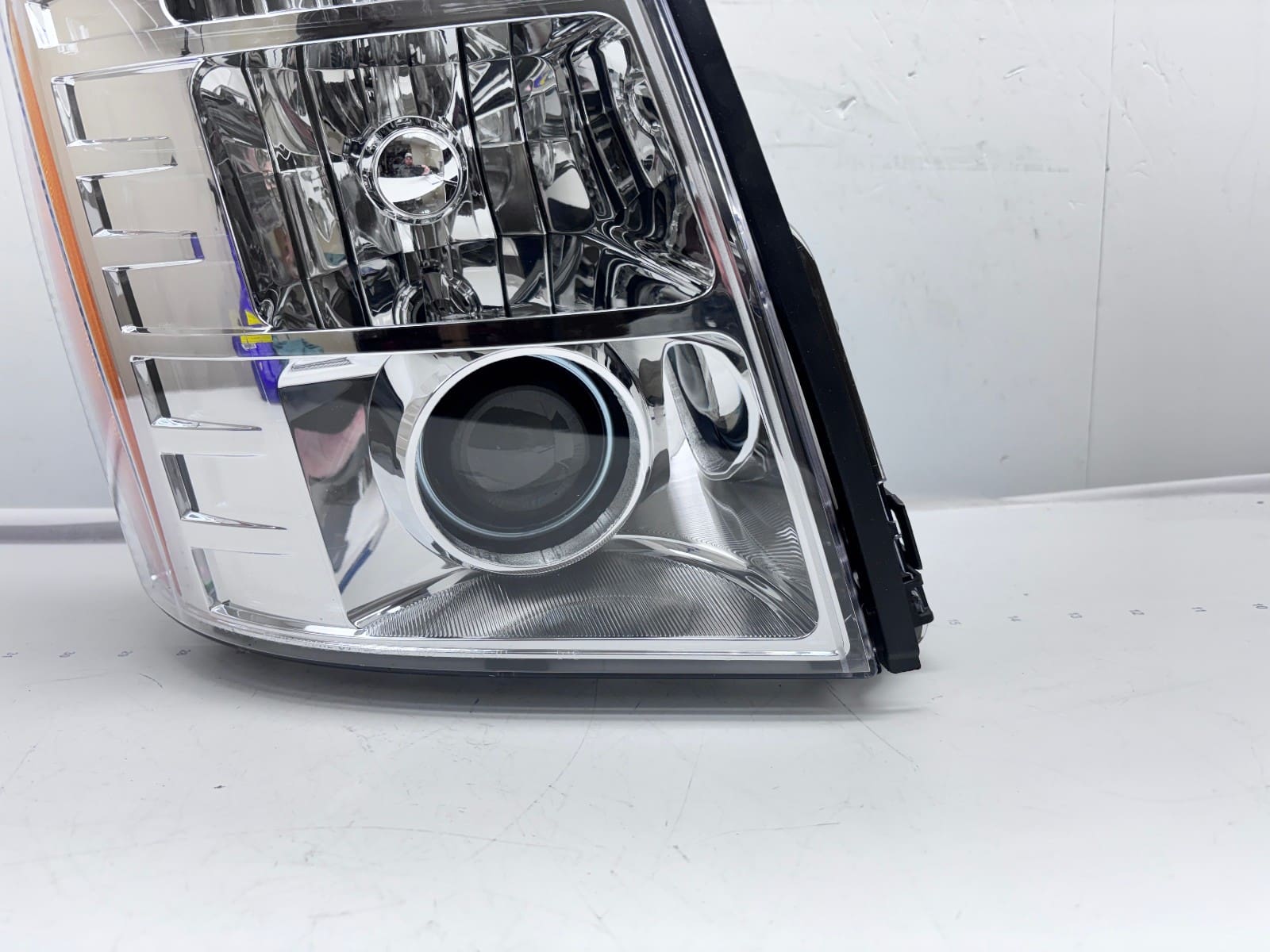 2009-14 Cadillac Escalade Xenon HID Front Right CAPA Headlight 19351931 - Image 2