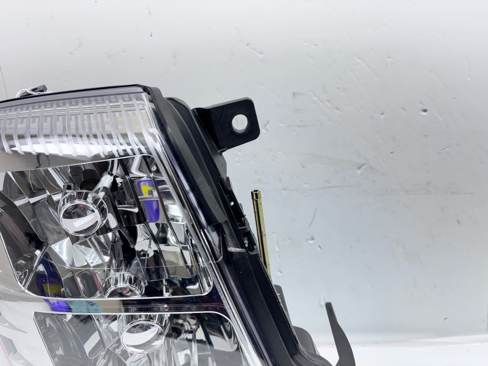 2009-14 Cadillac Escalade Xenon HID Front Right CAPA Headlight 19351931 - Image 9
