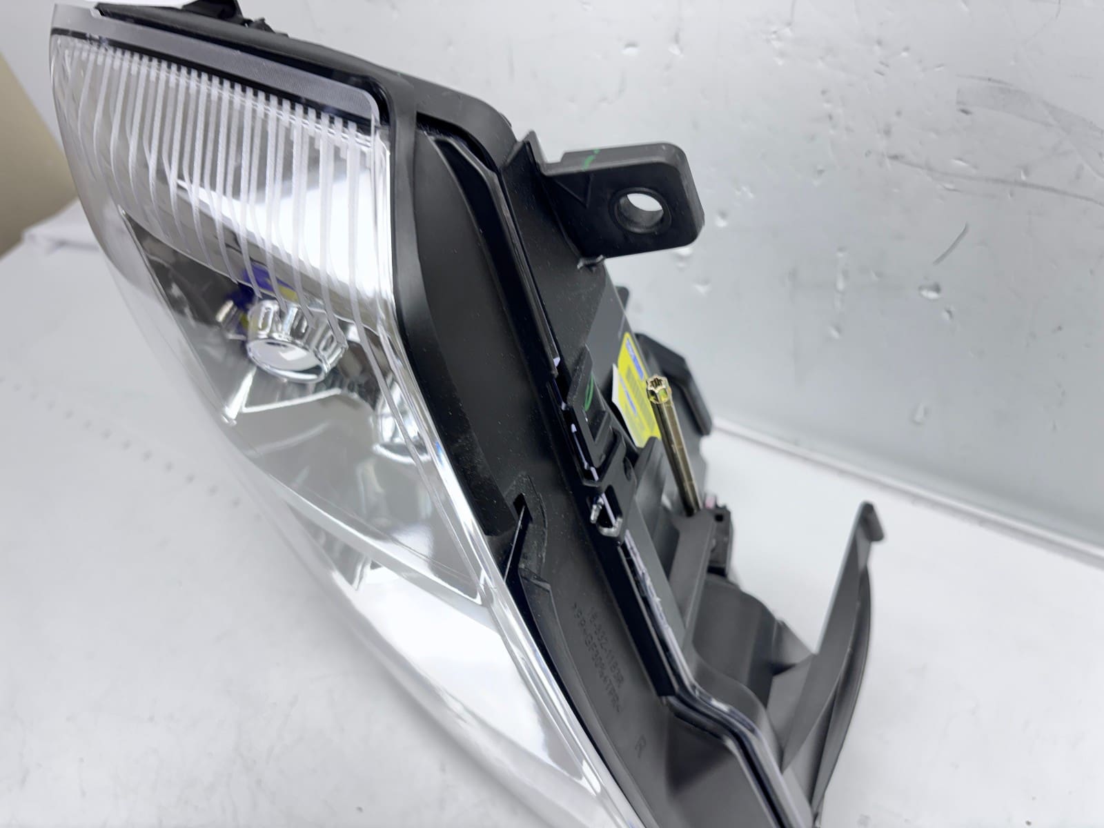 2009-14 Cadillac Escalade Xenon HID Front Right CAPA Headlight 19351931 - Image 14
