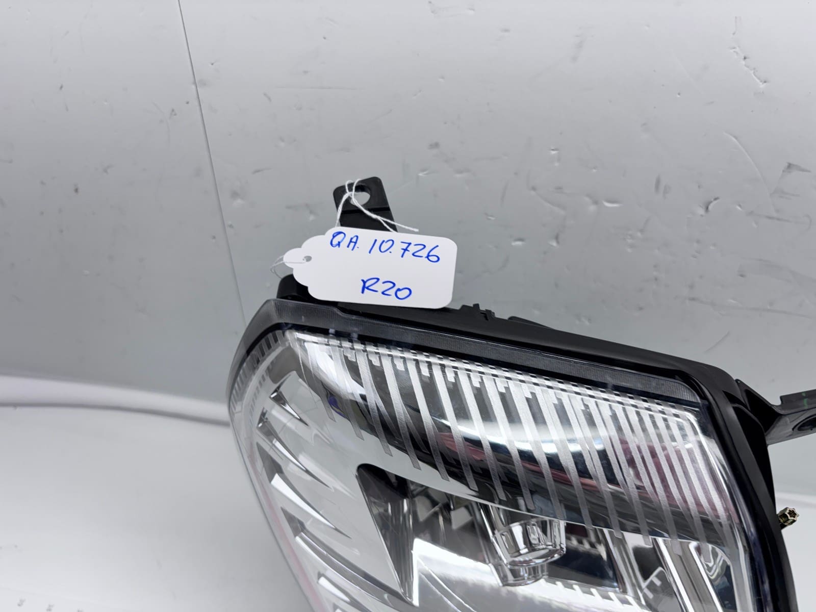 2009-14 Cadillac Escalade Xenon HID Front Right CAPA Headlight 19351931 - Image 15