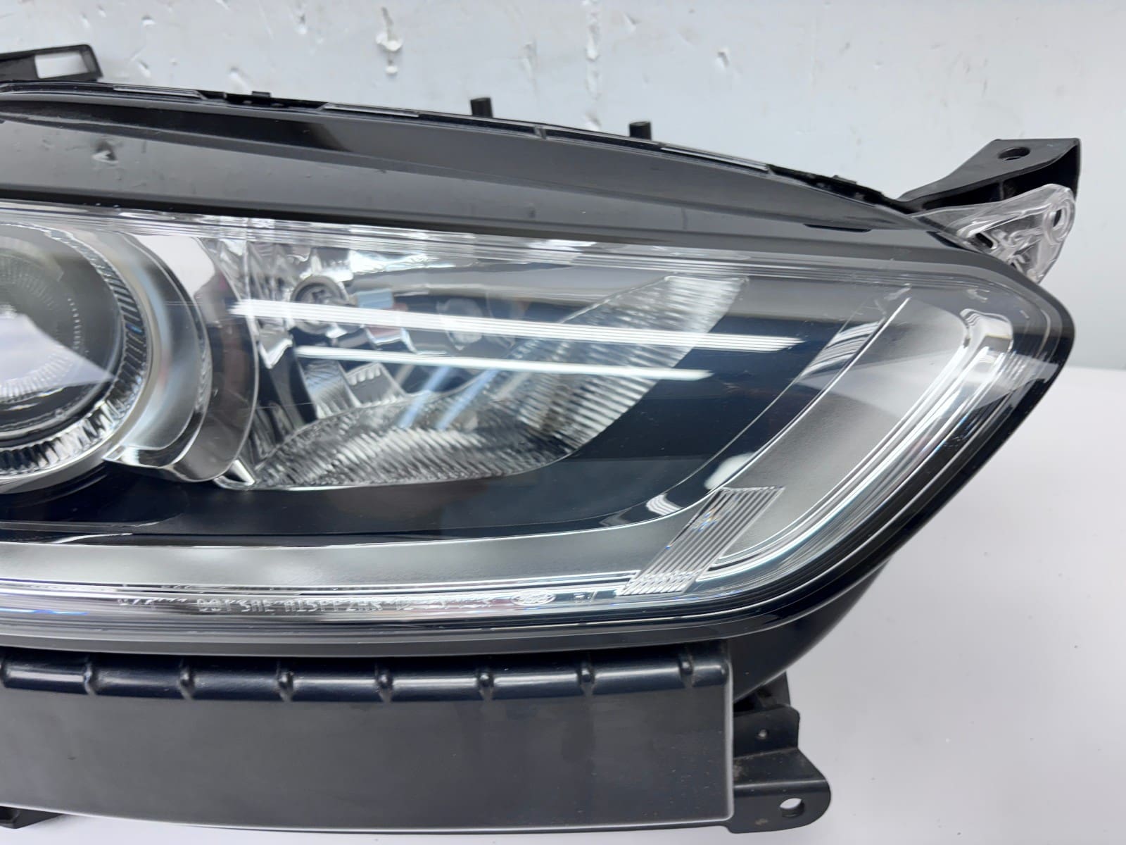2013-16 Ford Fusion Halogen Front Right OEM Headlight DS7313W029CD - Image 5