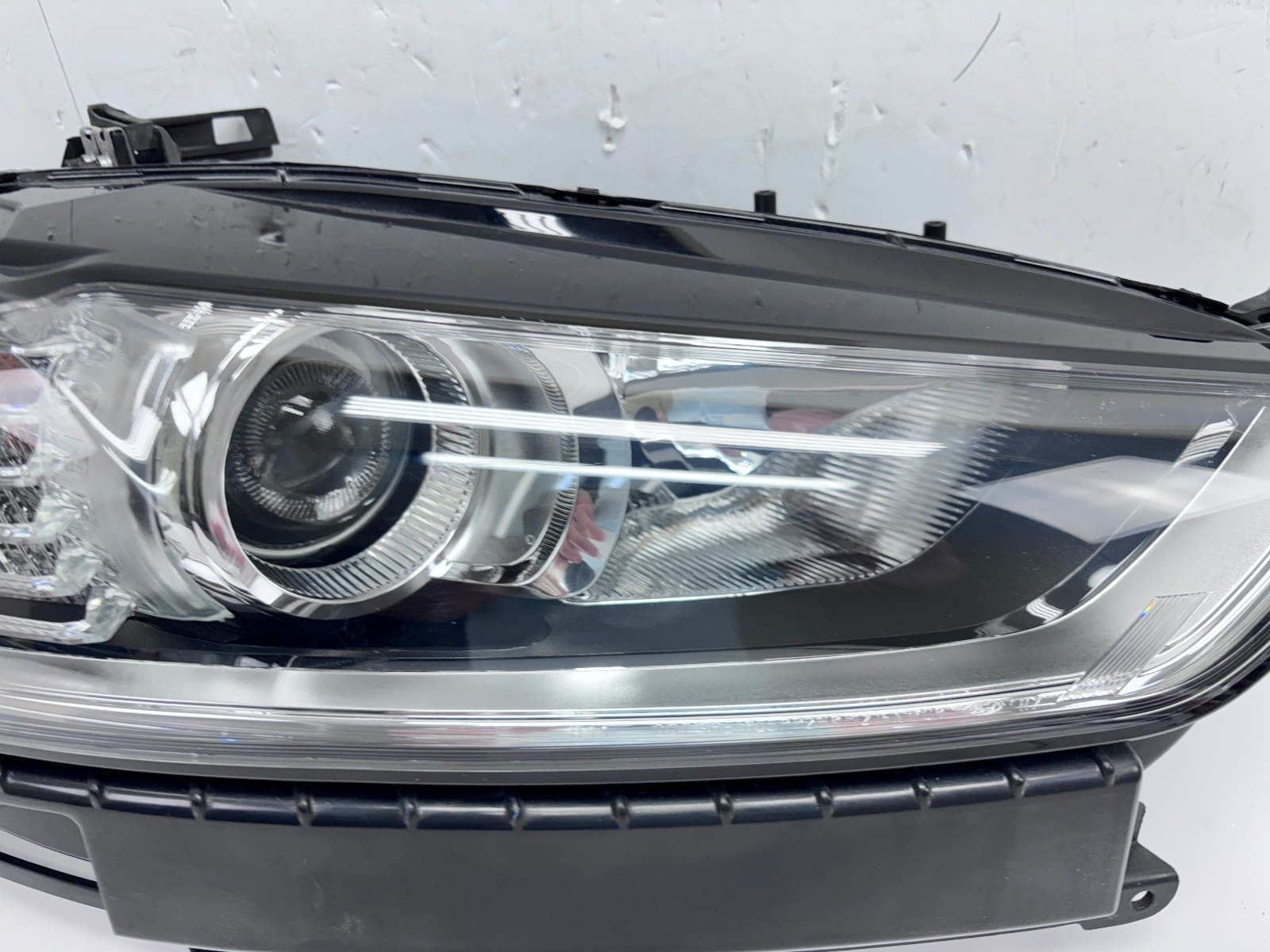 2013-16 Ford Fusion Halogen Front Right OEM Headlight DS7313W029CD - Image 6