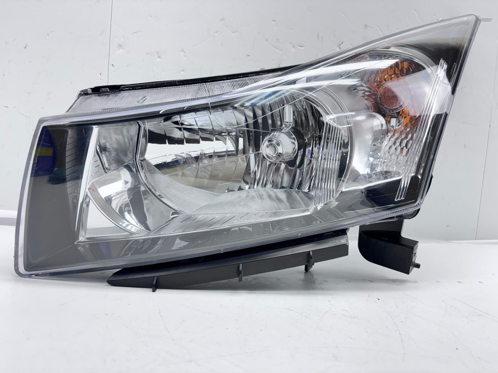 2011-2015 Chevy Cruze Halogen Front Left CAPA Headlight 95291963 - Image 5