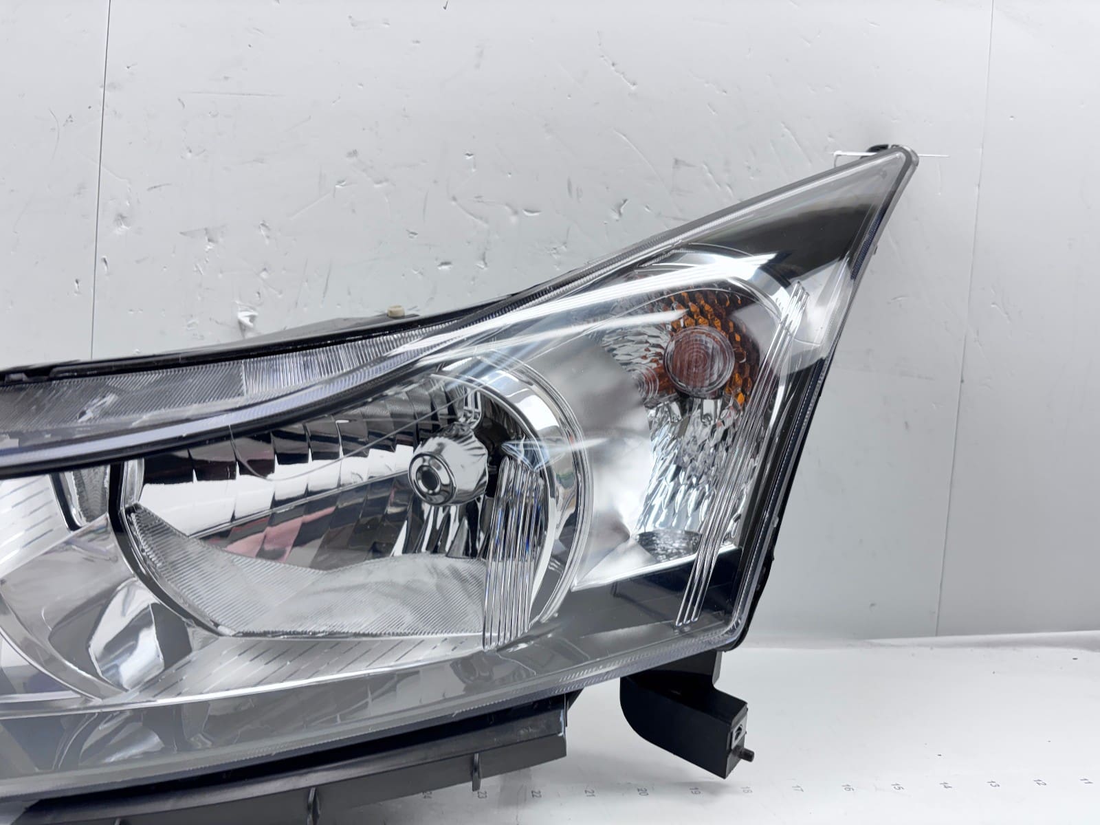 2011-2015 Chevy Cruze Halogen Front Left CAPA Headlight 95291963 - Image 7