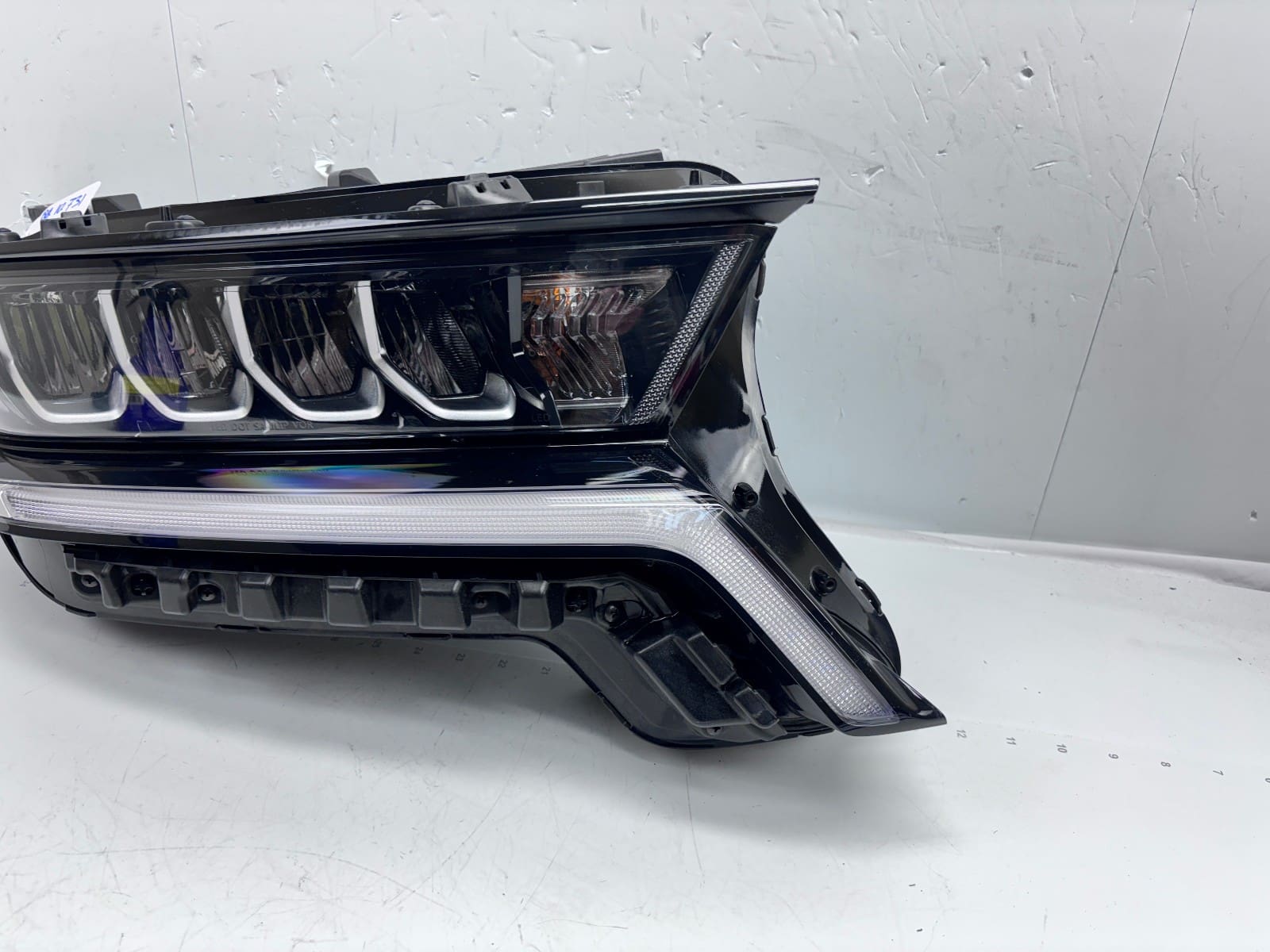 2021-2023 Kia Sorento LED Front Right OEM Headlight 92102-R5020 - Image 2