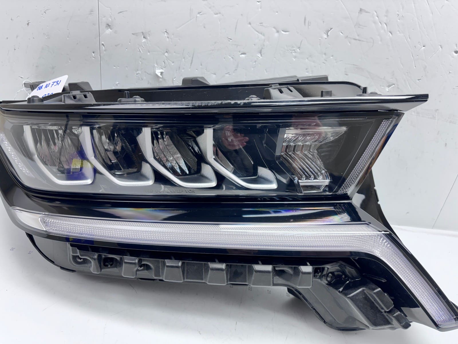 2021-2023 Kia Sorento LED Front Right OEM Headlight 92102-R5020 - Image 7