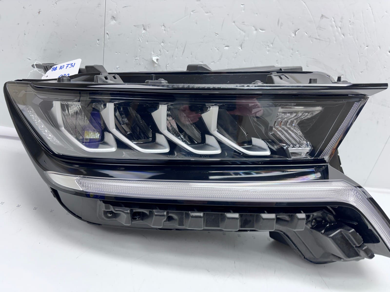 2021-2023 Kia Sorento LED Front Right OEM Headlight 92102-R5020 - Image 8