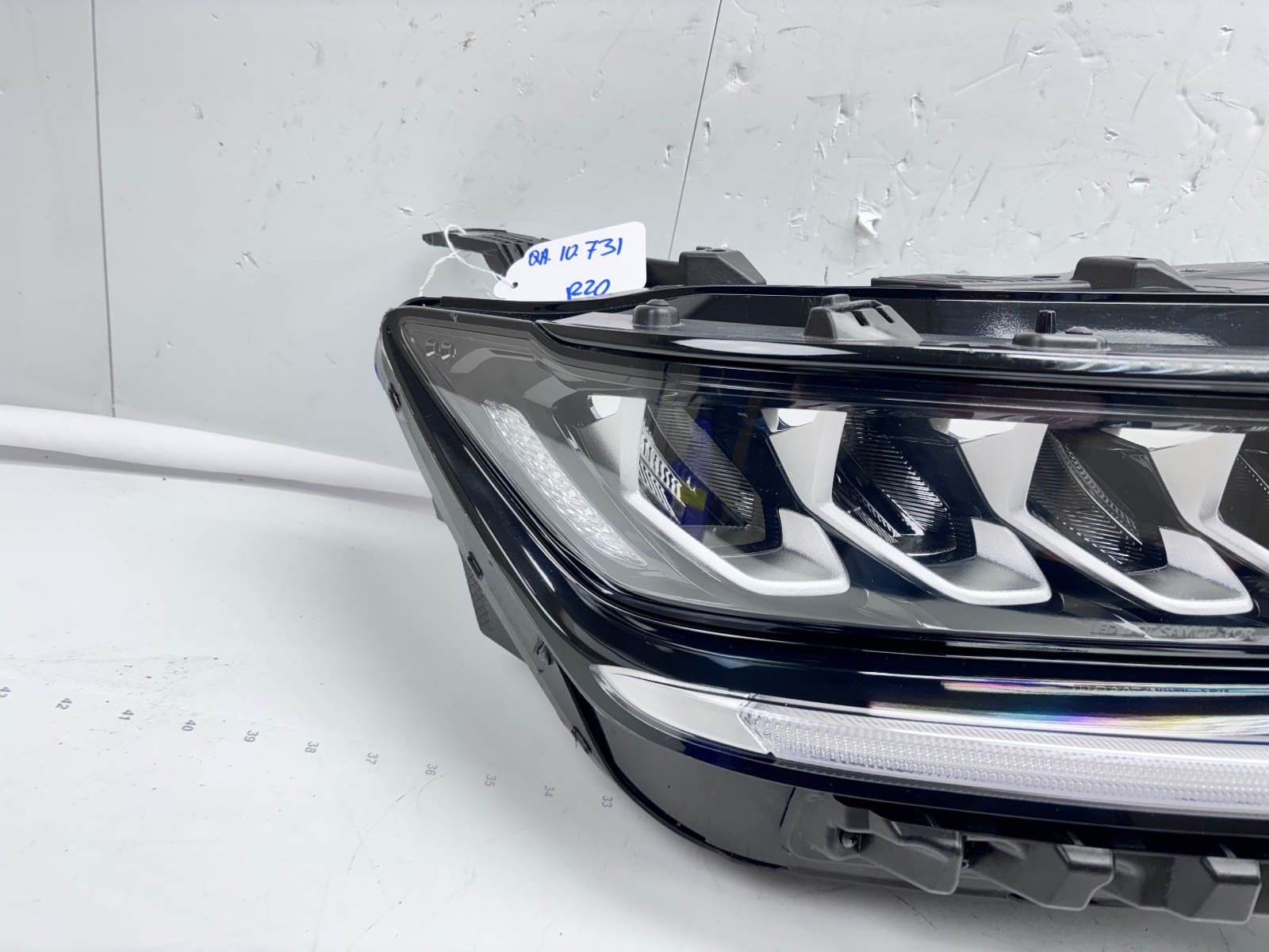 2021-2023 Kia Sorento LED Front Right OEM Headlight 92102-R5020 - Image 10