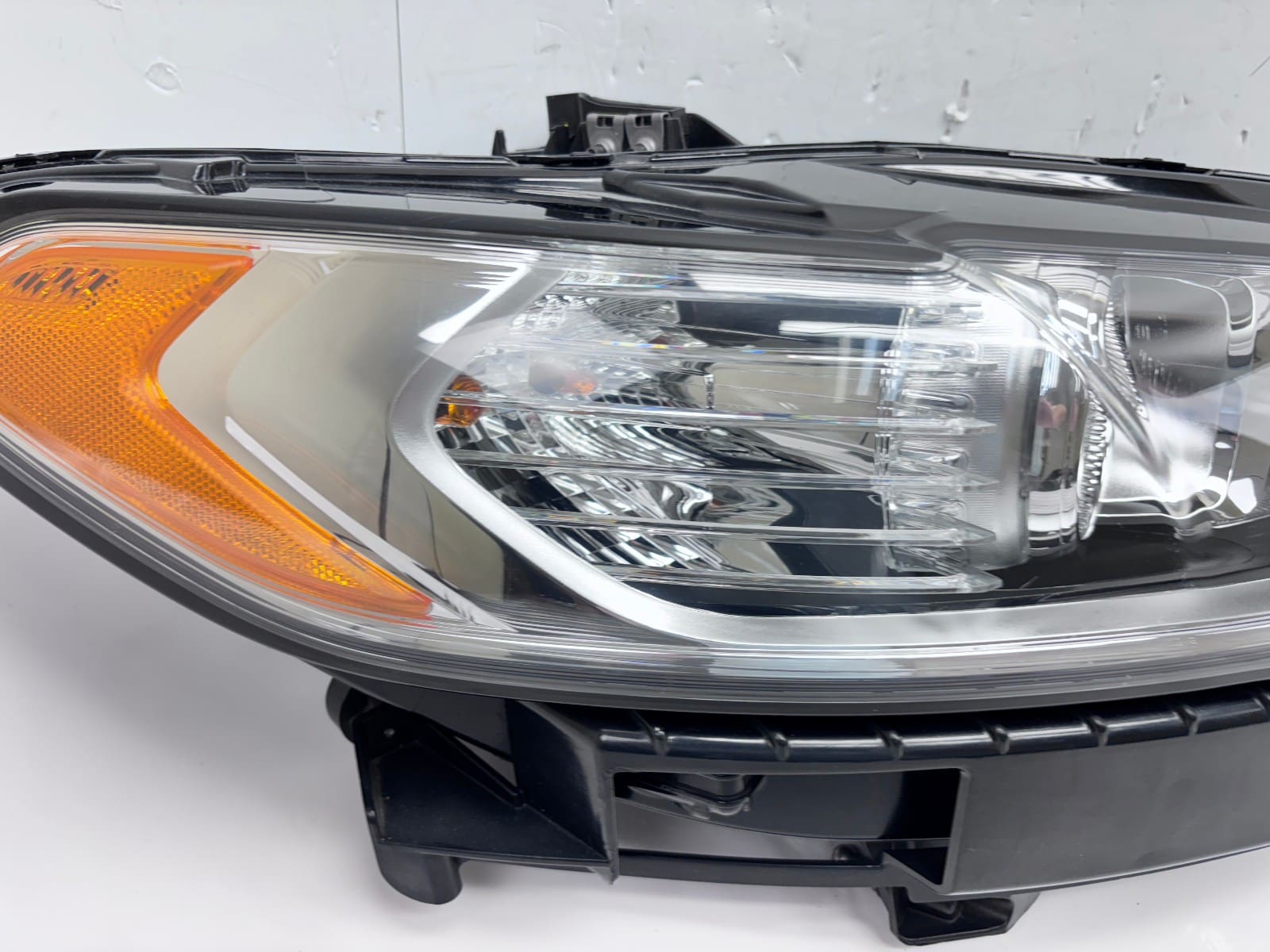 2013-16 Ford Fusion Halogen Front Right OEM Headlight DS7313W029CD - Image 10