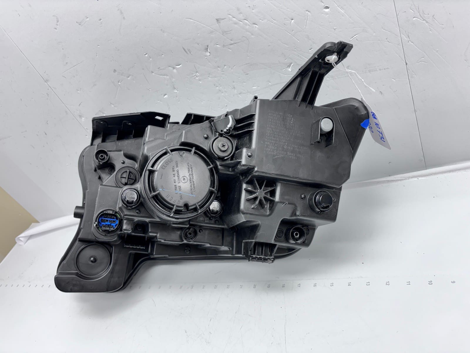 2021-2023 Kia Sorento LED Front Right OEM Headlight 92102-R5020 - Image 18