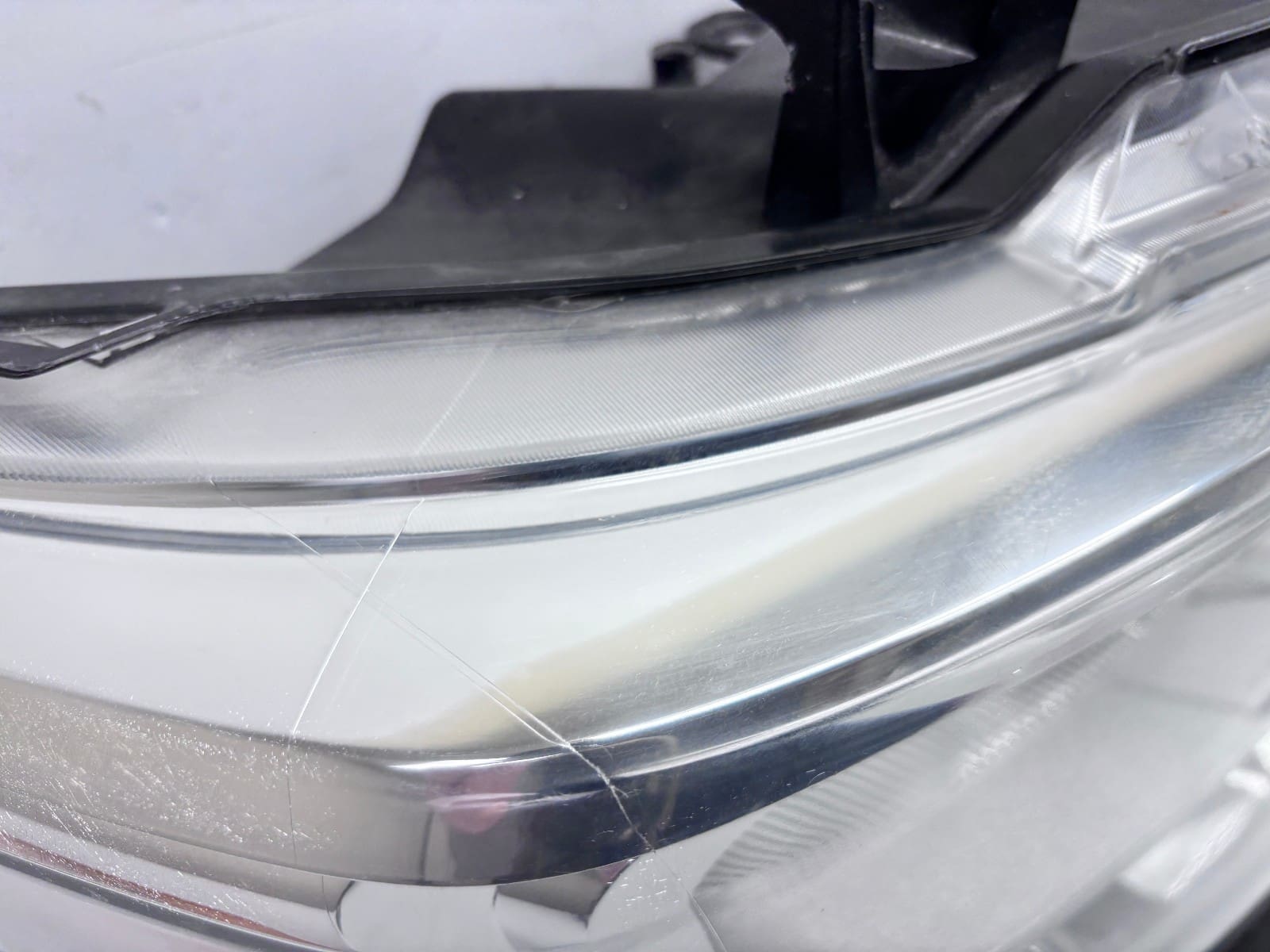 2016-19 Nissan Titan Halogen Front Right OEM Headlight 26010-EZ21A - Image 18