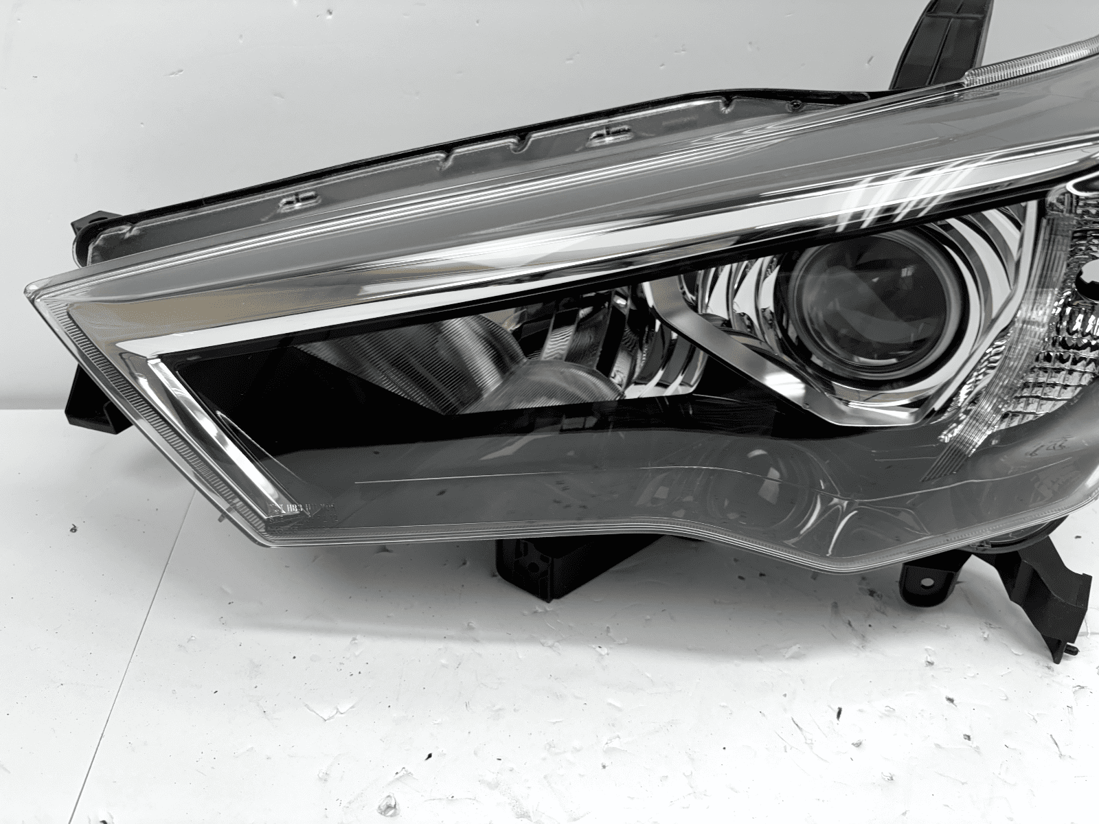 2014-2021 Toyota 4Runner Front Left Headlight OEM Genuine - Image 7