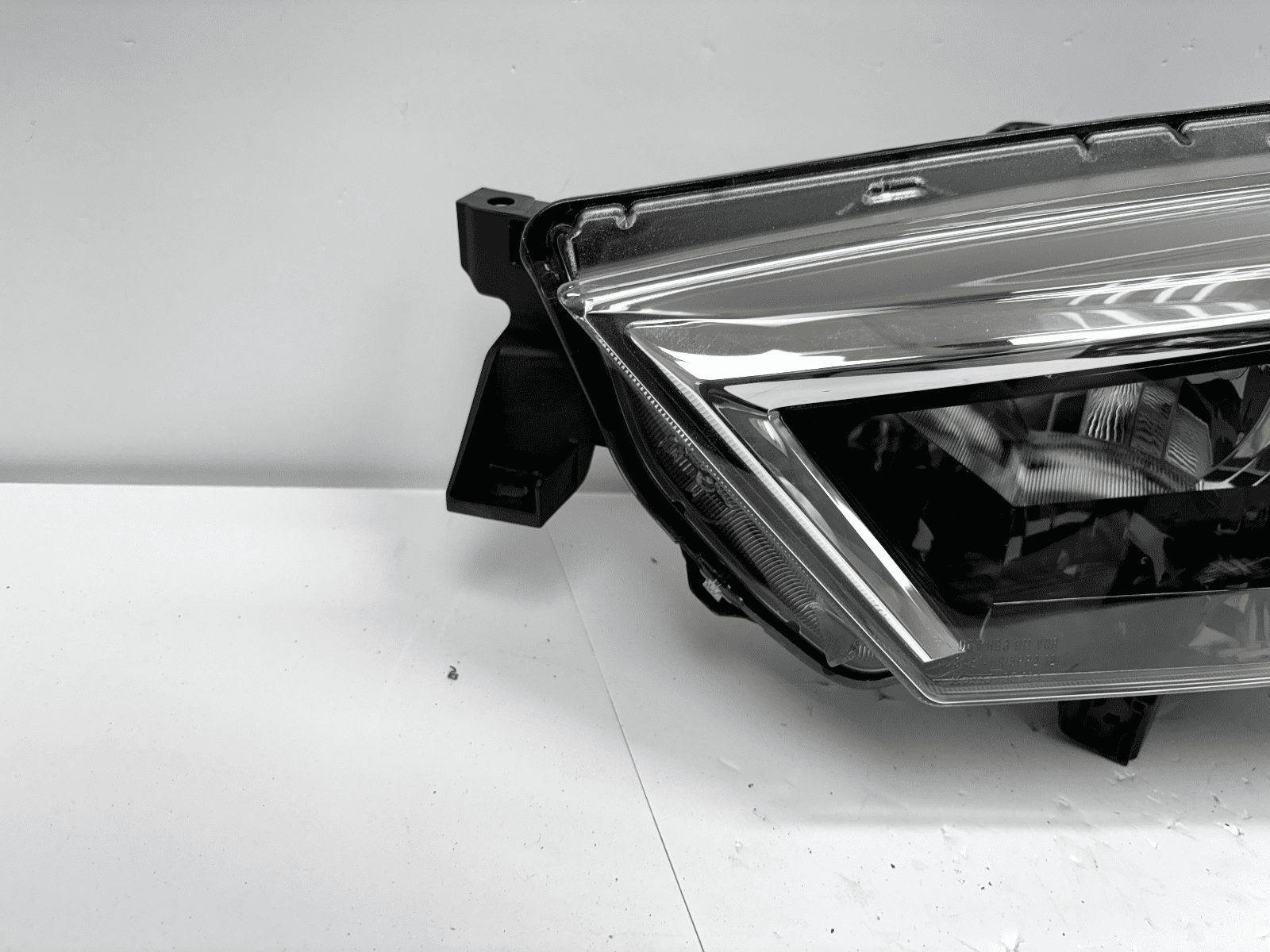 2014-2021 Toyota 4Runner Front Left Headlight OEM Genuine - Image 9