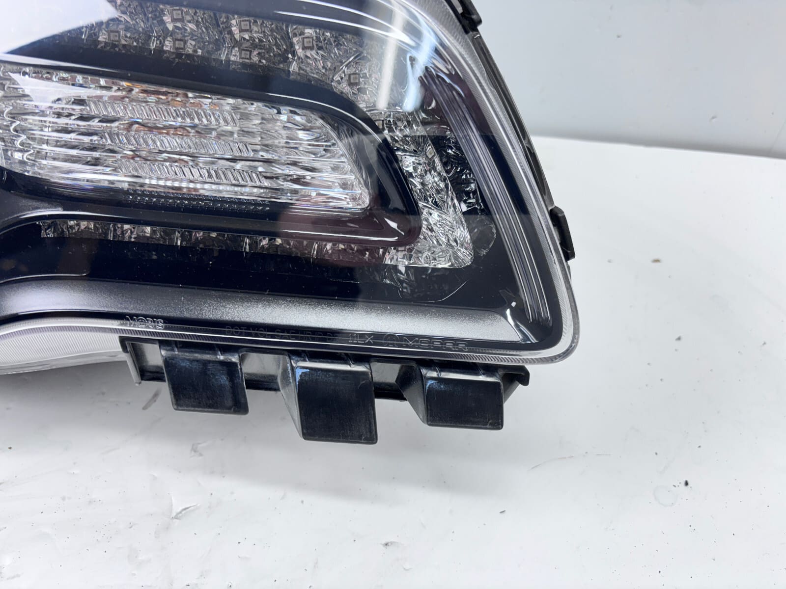 2011-14 Chrysler 300 C Xenon Front Right OEM Headlight 68085418AG - Image 2