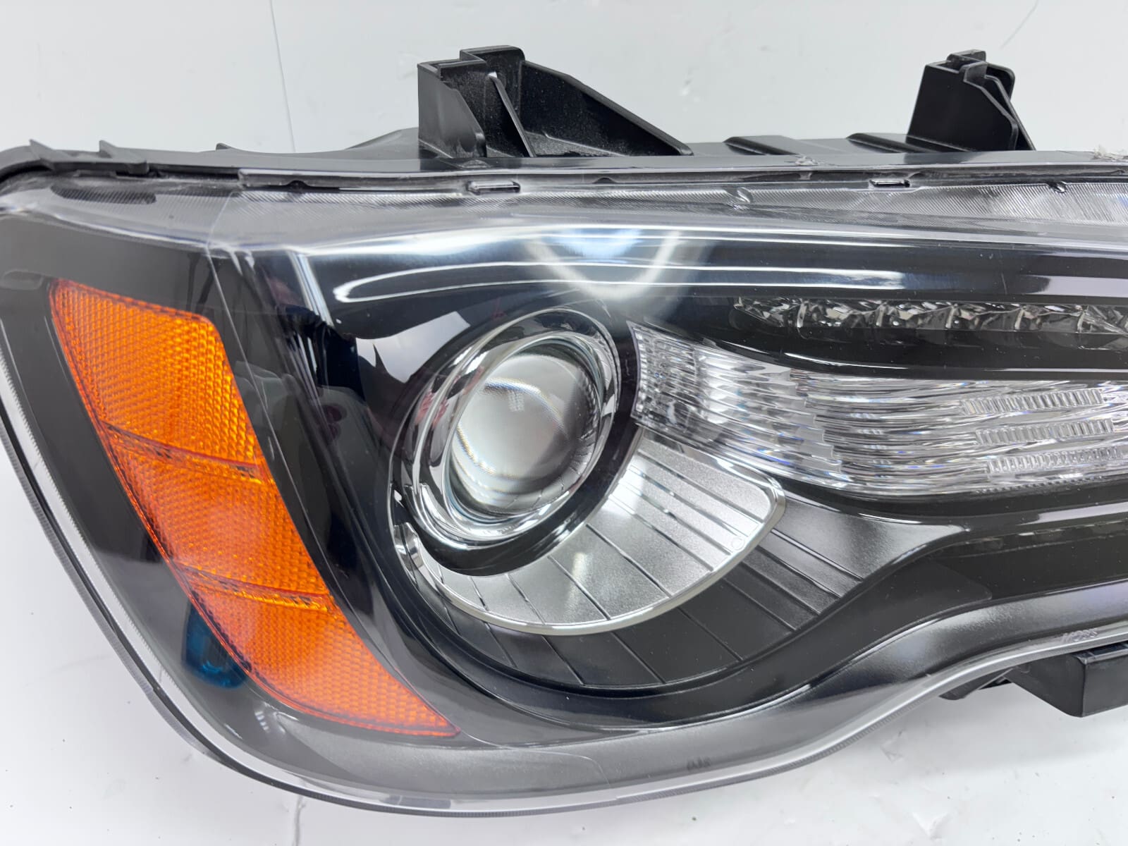 2011-14 Chrysler 300 C Xenon Front Right OEM Headlight 68085418AG - Image 9