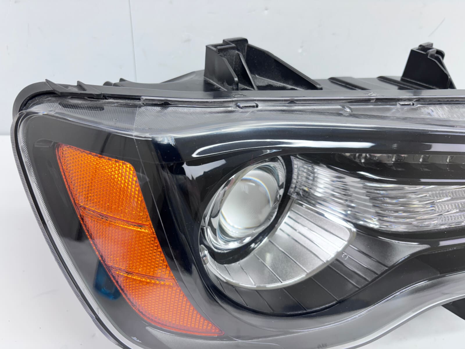 2011-14 Chrysler 300 C Xenon Front Right OEM Headlight 68085418AG - Image 10